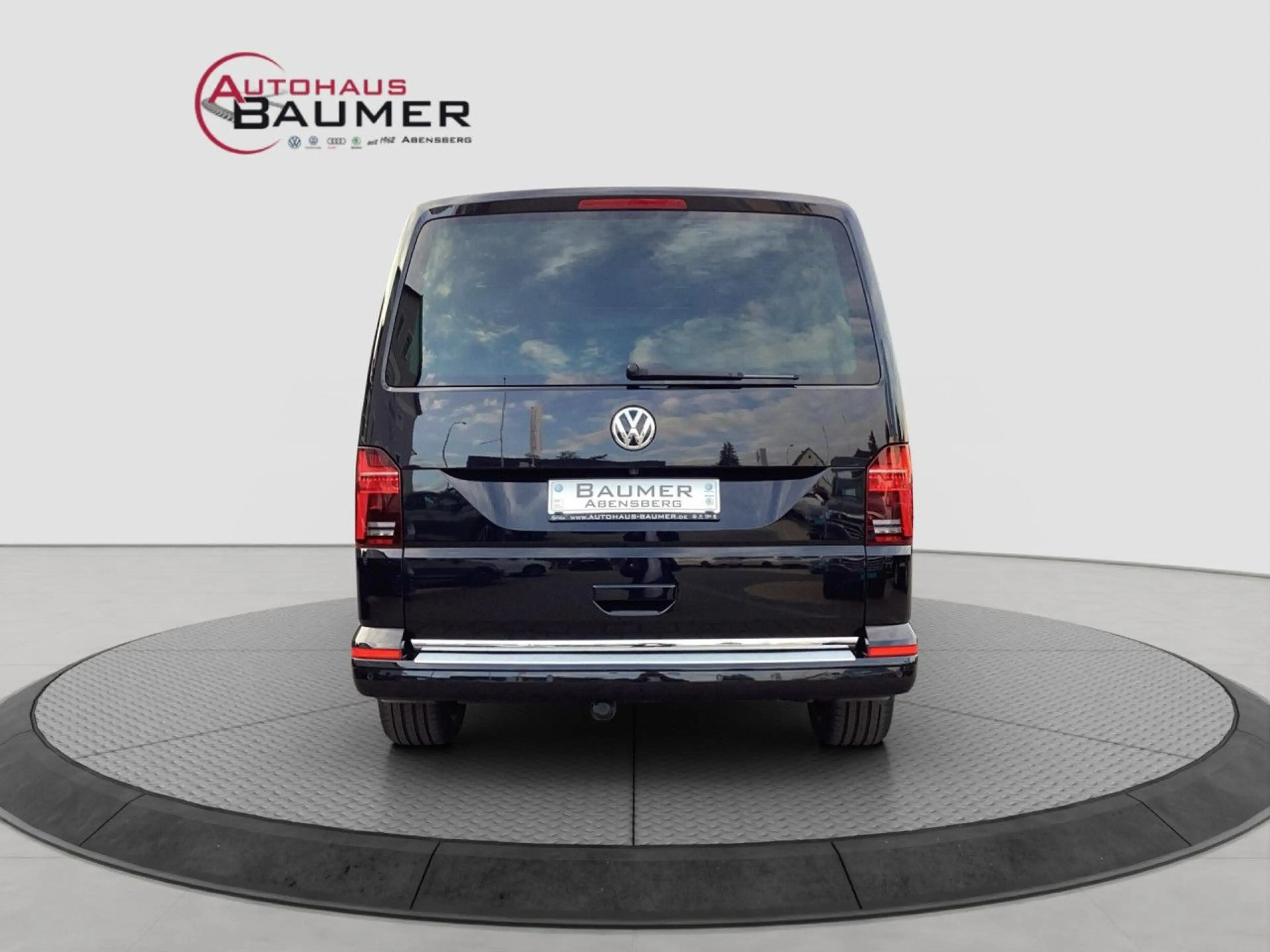 Volkswagen T6.1 Multivan Generation SIX 2.0 TDI DSG 7-Sitze — photo 9