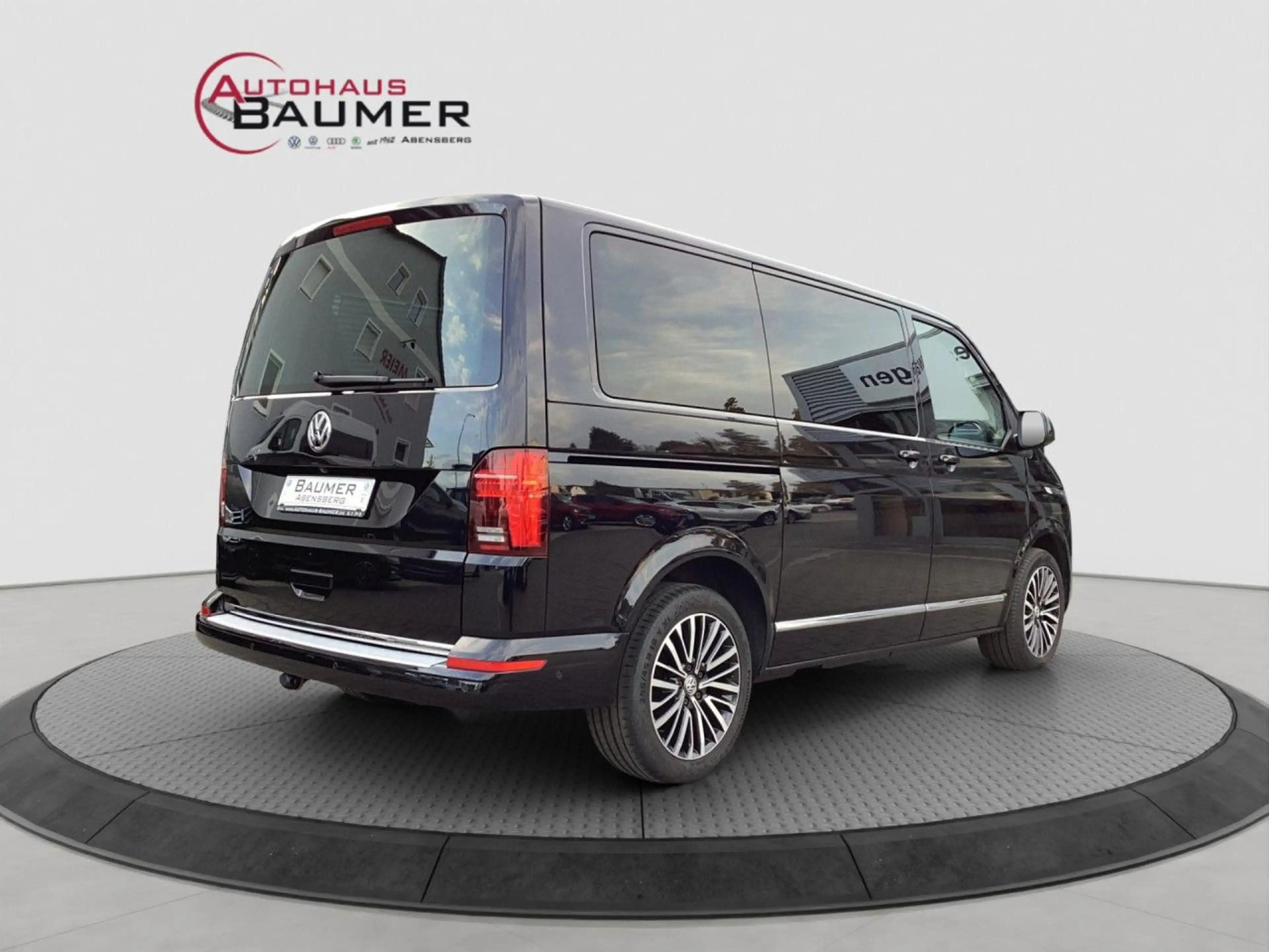 Volkswagen T6.1 Multivan Generation SIX 2.0 TDI DSG 7-Sitze — photo 4