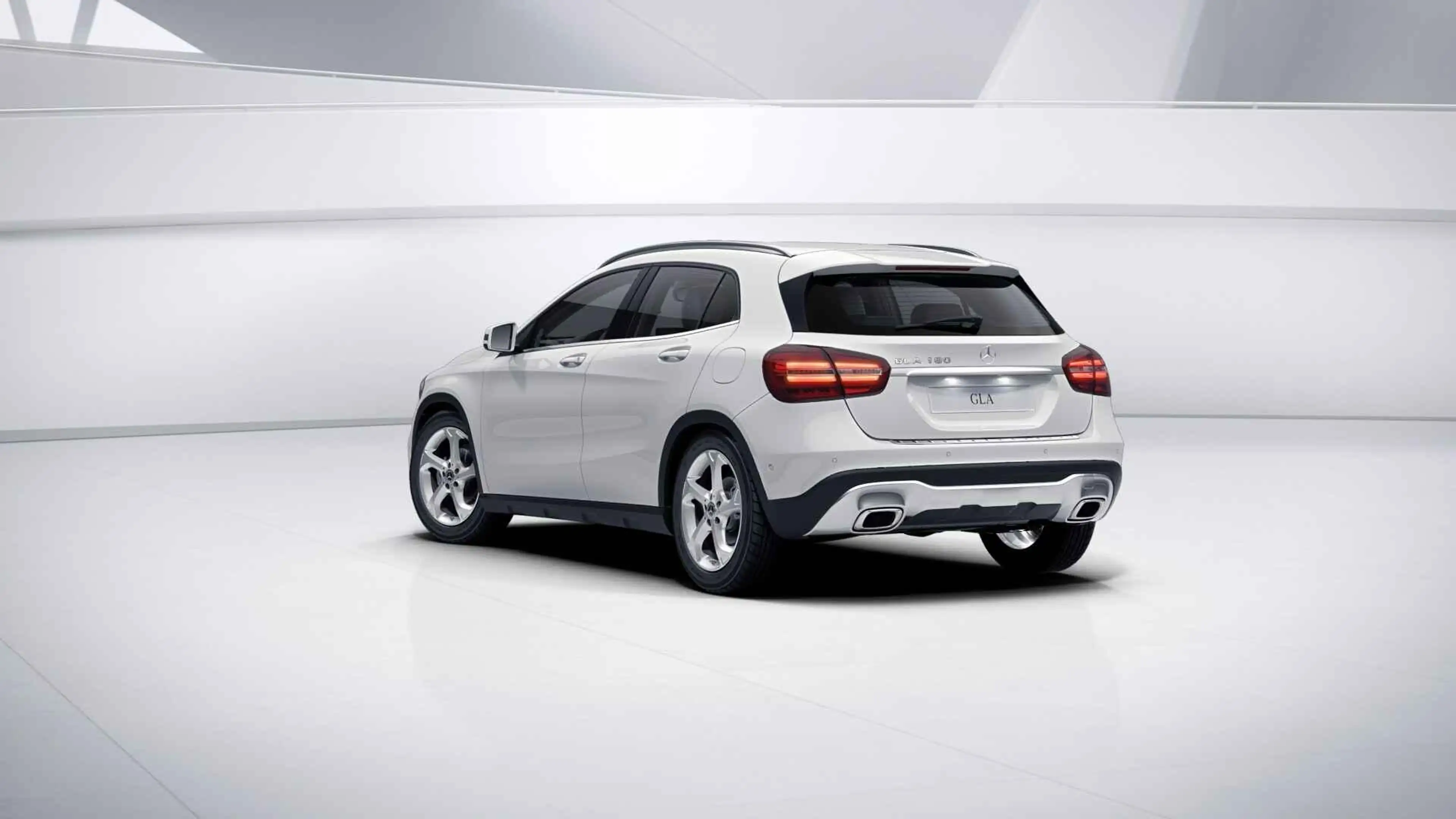 Mercedes-Benz GLA 180 Luxury Line | Parkeer PAck | Navigatie | Climate C — photo 10