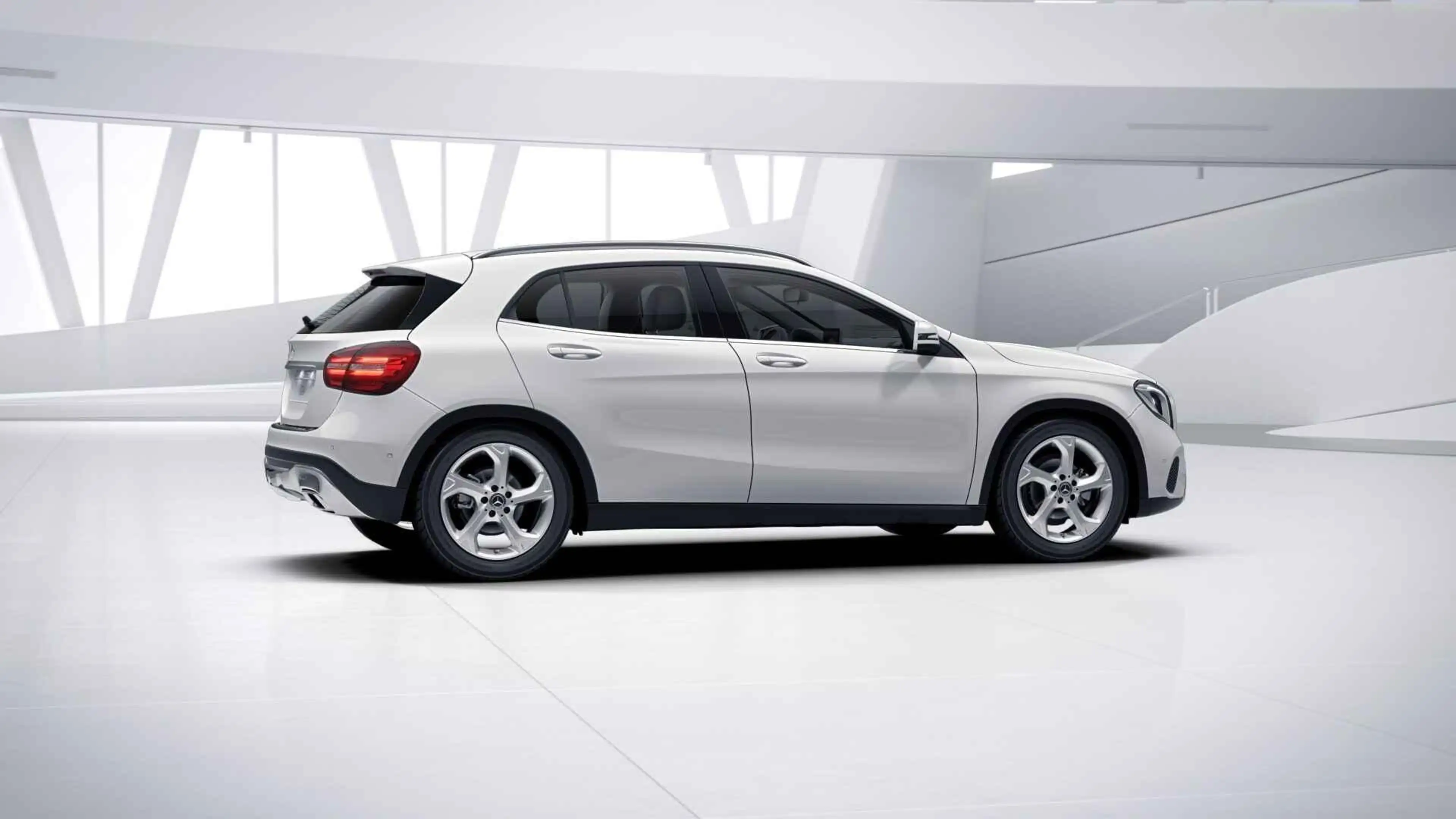 Mercedes-Benz GLA 180 Luxury Line | Parkeer PAck | Navigatie | Climate C — photo 8