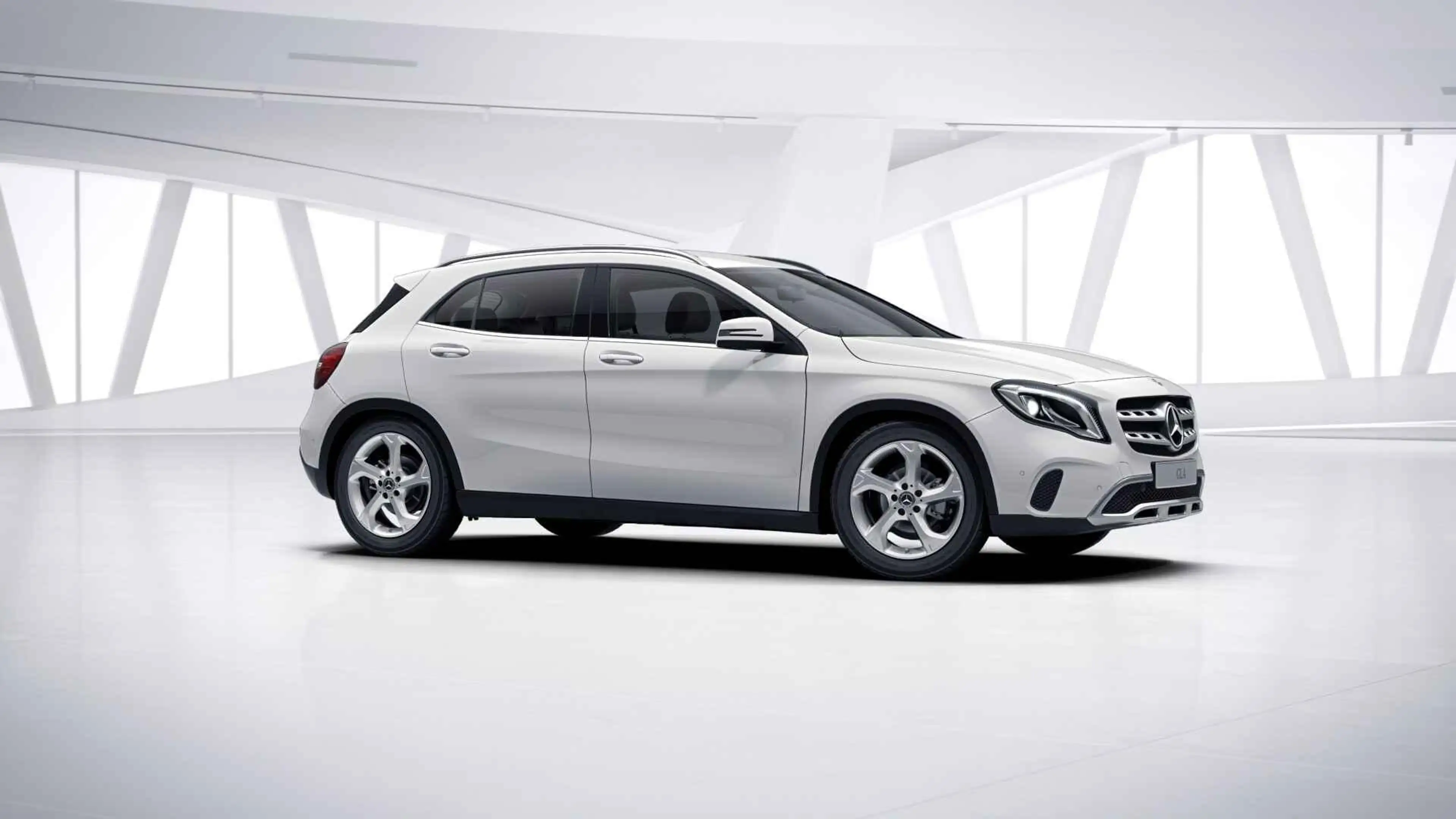 Mercedes-Benz GLA 180 Luxury Line | Parkeer PAck | Navigatie | Climate C — photo 9