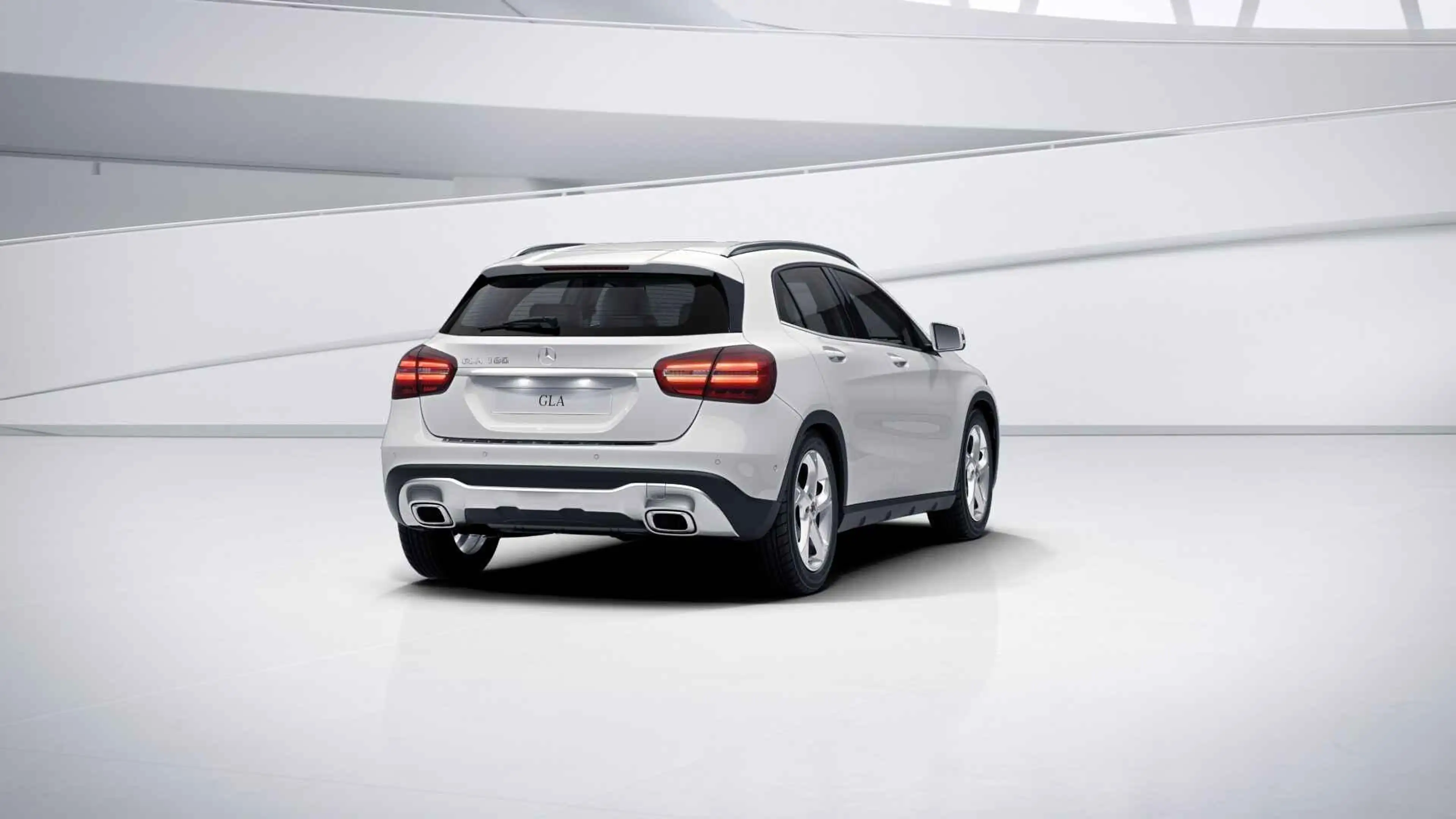 Mercedes-Benz GLA 180 Luxury Line | Parkeer PAck | Navigatie | Climate C — photo 4