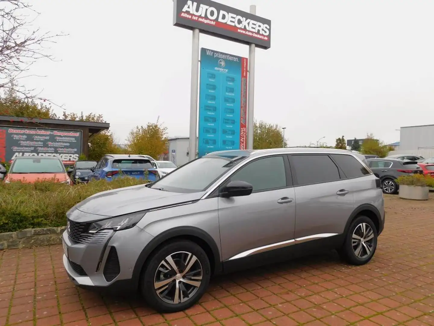 Peugeot 5008 1.2 Puretech 130 Automatik Allure Pack Navi 7Sitze Silber - 1