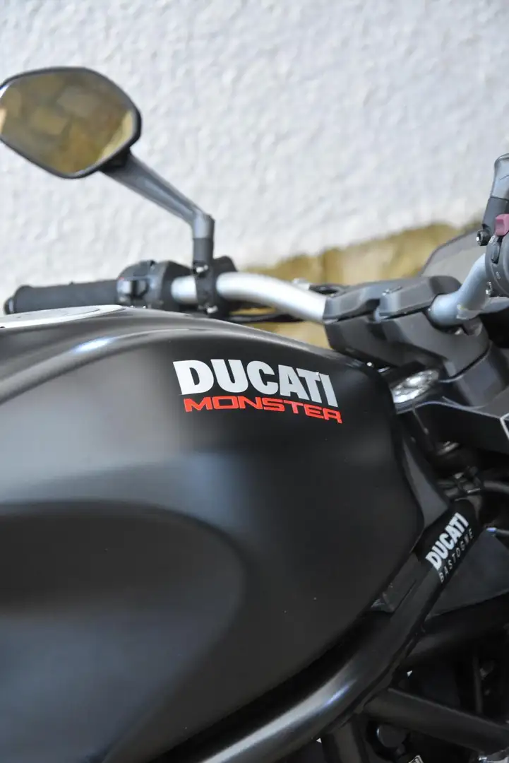 Ducati Monster 821 Dark Černá - 1