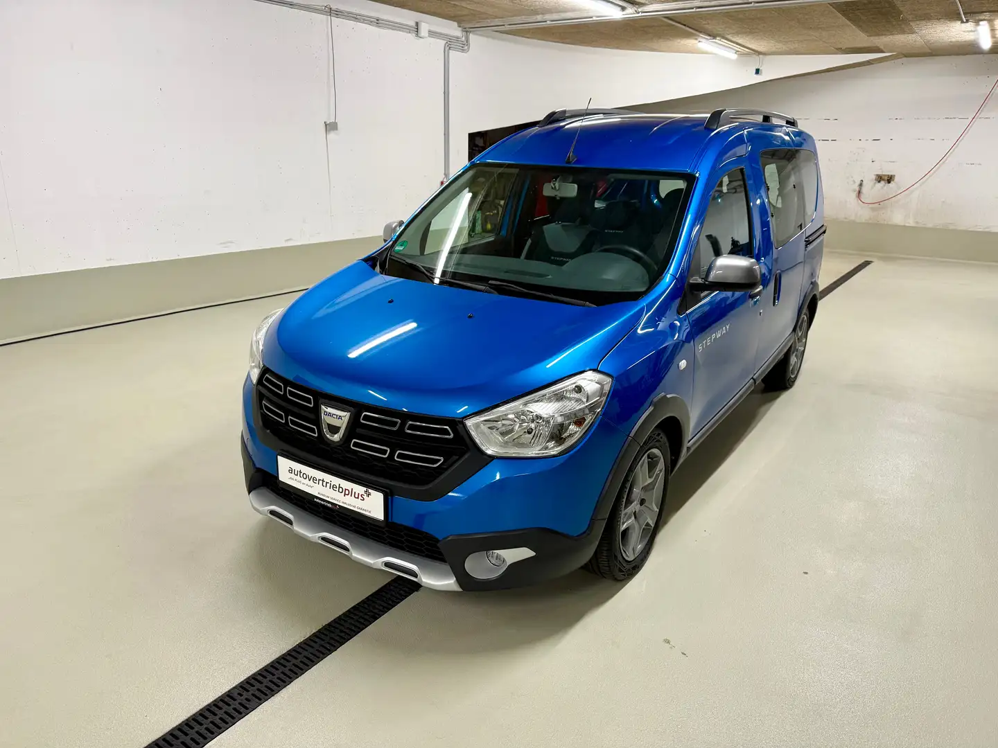 Dacia Dokker Dokker Diesel Blue dCi 95 Stepway "NAVI/TÜV NEU Blau - 2