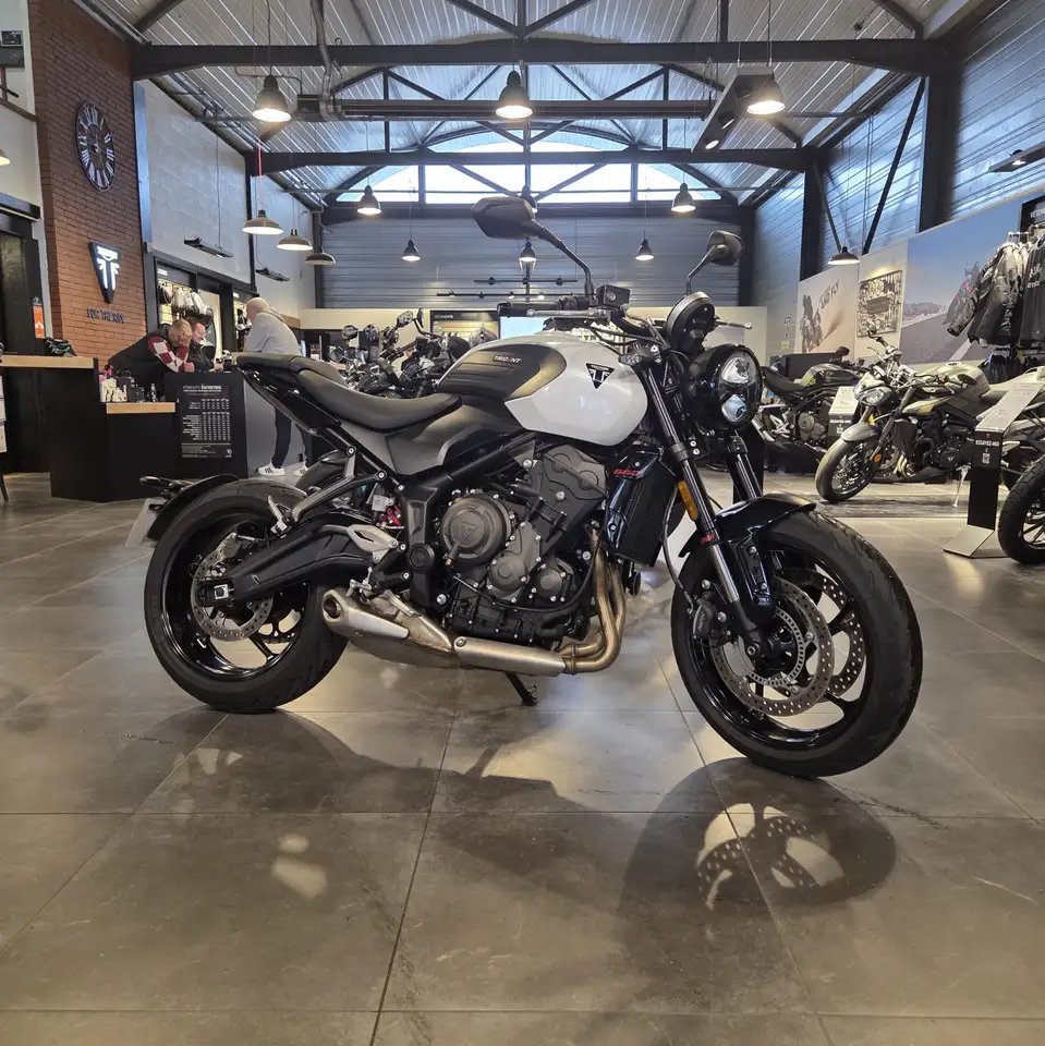 Triumph Trident 660