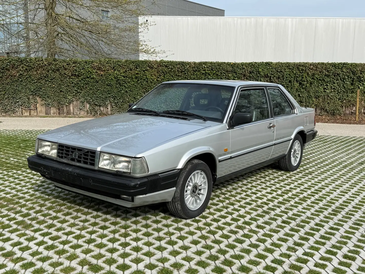 Volvo 780 2,4 TD Silber - 1