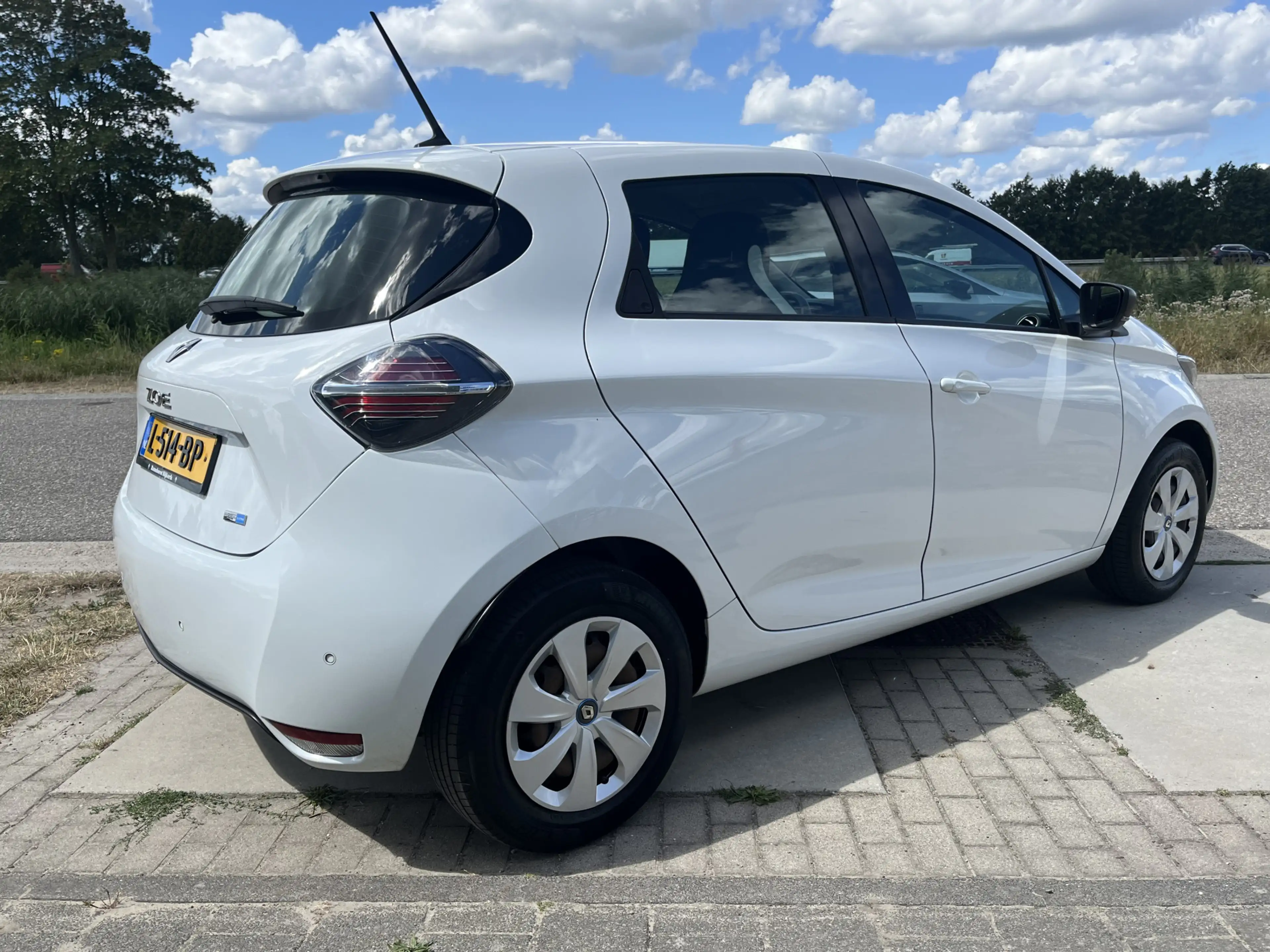 Renault ZOE R110 Life 52 kWh / Koopbatterij / Parkeerhulp. Ach — photo 2