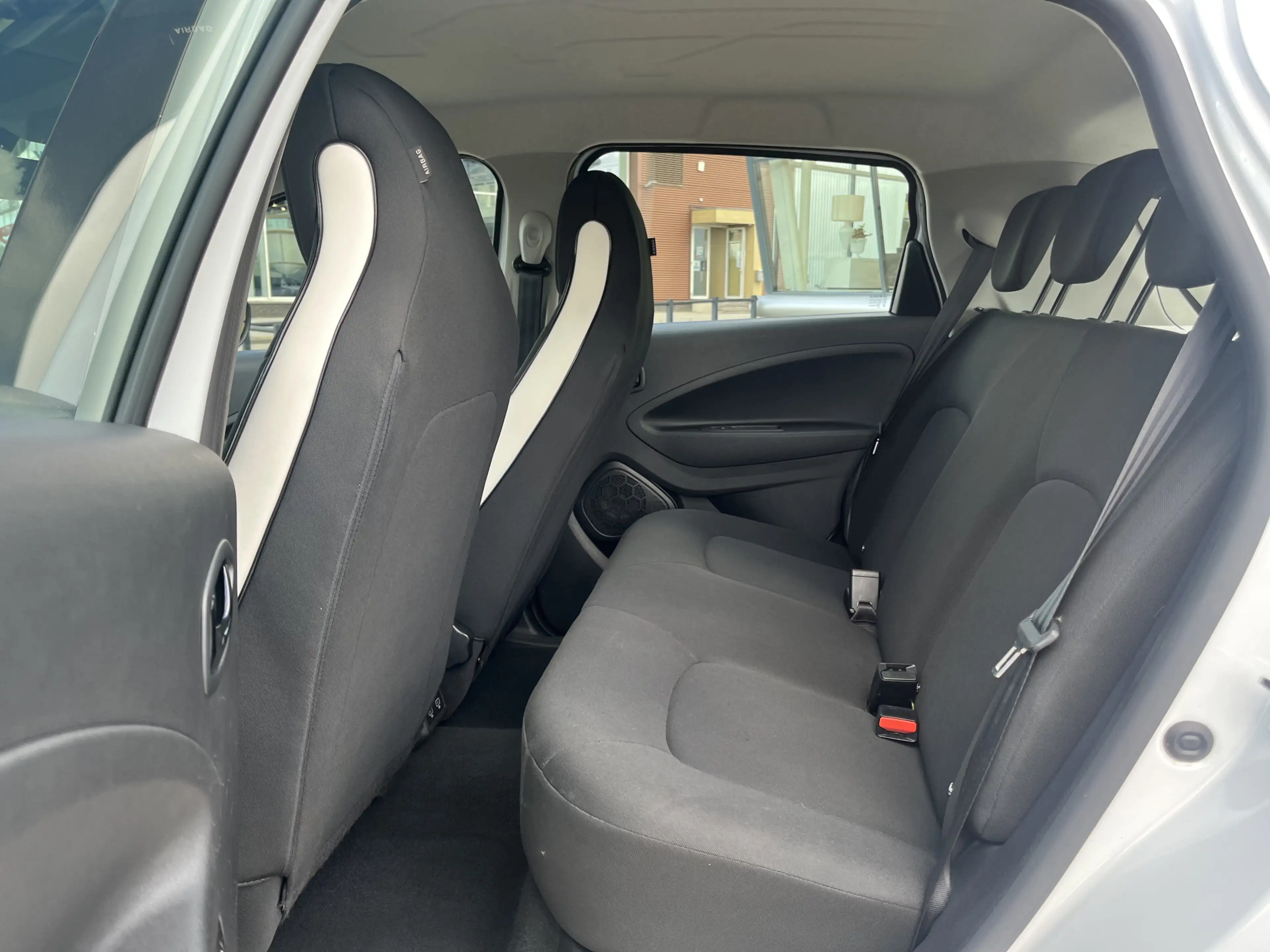 Renault ZOE R110 Life 52 kWh / Koopbatterij / Parkeerhulp. Ach — photo 14