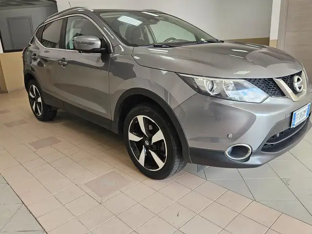 Nissan Qashqai 1.6 dci Tekna 4wd 130cv my16