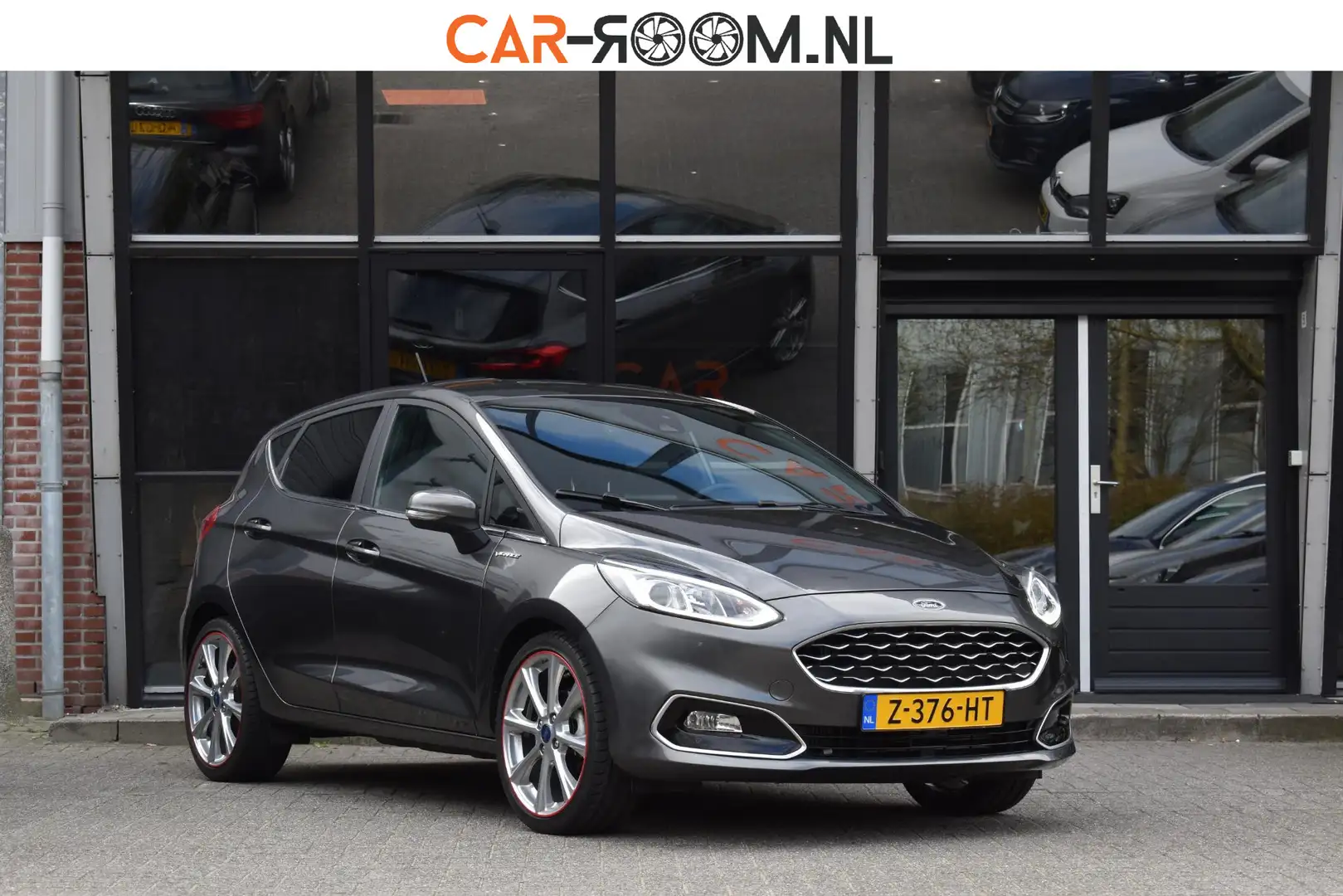 Ford Fiesta 1.0 EcoBoost Vignale Lane Aut Stoelvw Leder Grijs - 1
