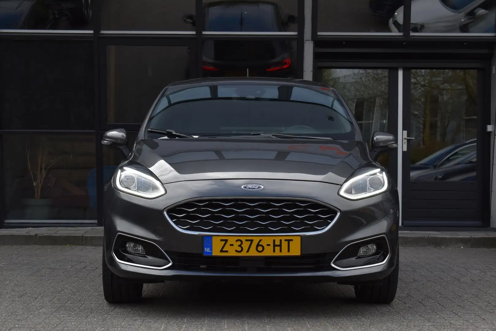 Ford Fiesta 1.0 EcoBoost Vignale Lane Aut Stoelvw Leder Grijs - 2