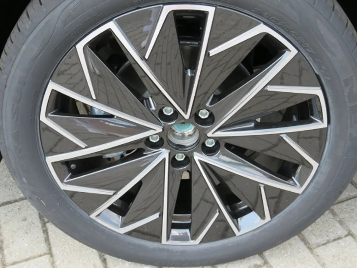 Skoda Scala Tour 1.5TSI 110kW AHK el.HK var. LB Schwarz - 2