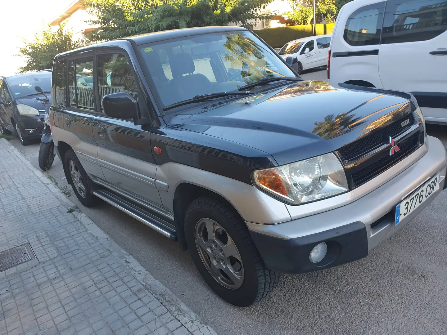 Mitsubishi Montero iO 2.0 GDI Negro - 1