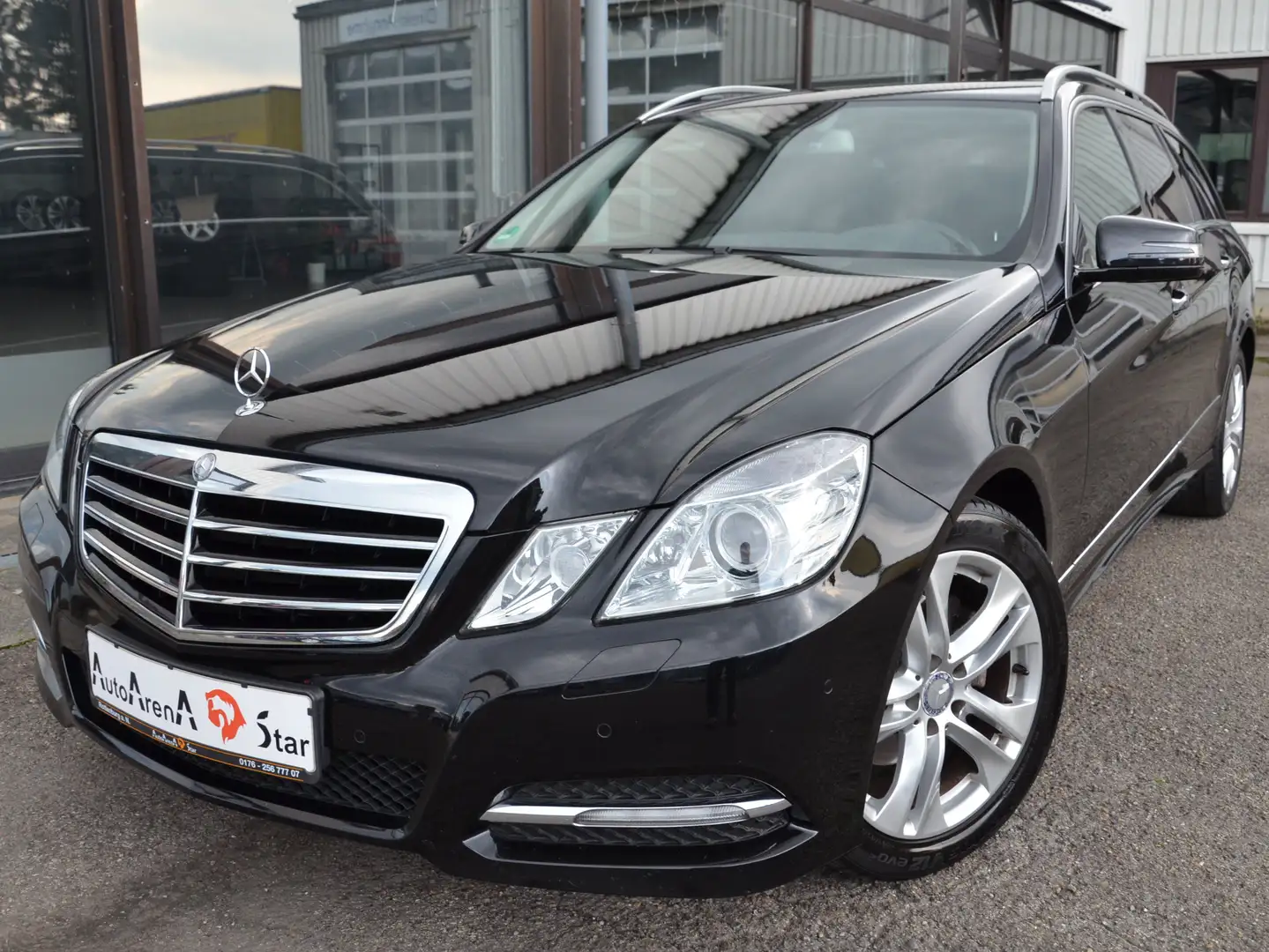Mercedes-Benz E 220 2,2 T CDI BlueEf,Alu,Klima,Xenon,Navi,AHK,Panorama Noir - 1