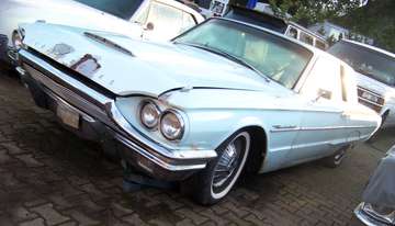 Thunderbird Oldtimer als Restaurationsobjekt