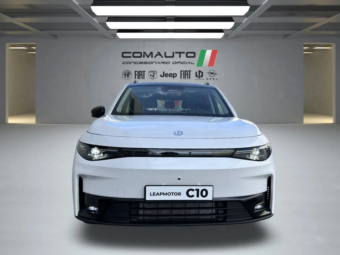 Leapmotor C10 REEV 28.4 kWh  Auto Design Alb - 2