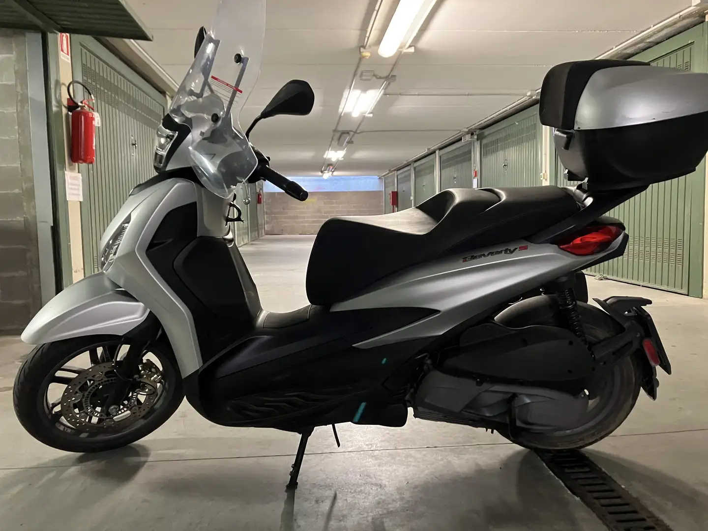 Piaggio Beverly 300 full - 2