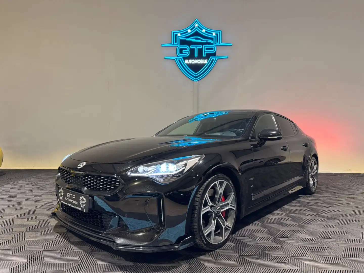 Kia Stinger GT 4WD *H&K*HUD*360Kam*S-Dach* Schwarz - 1