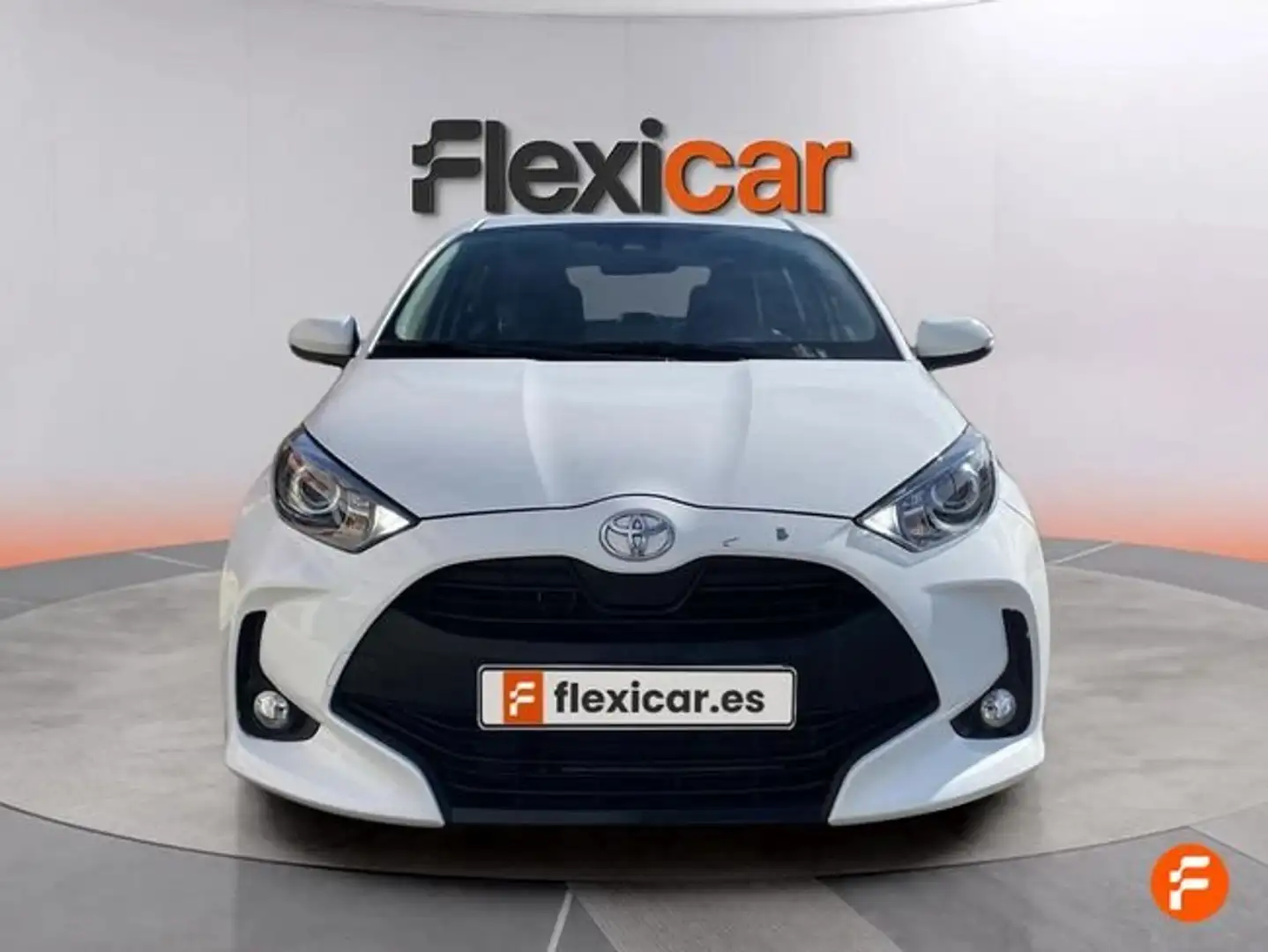 Toyota Yaris 1.0 Active Blanco - 2