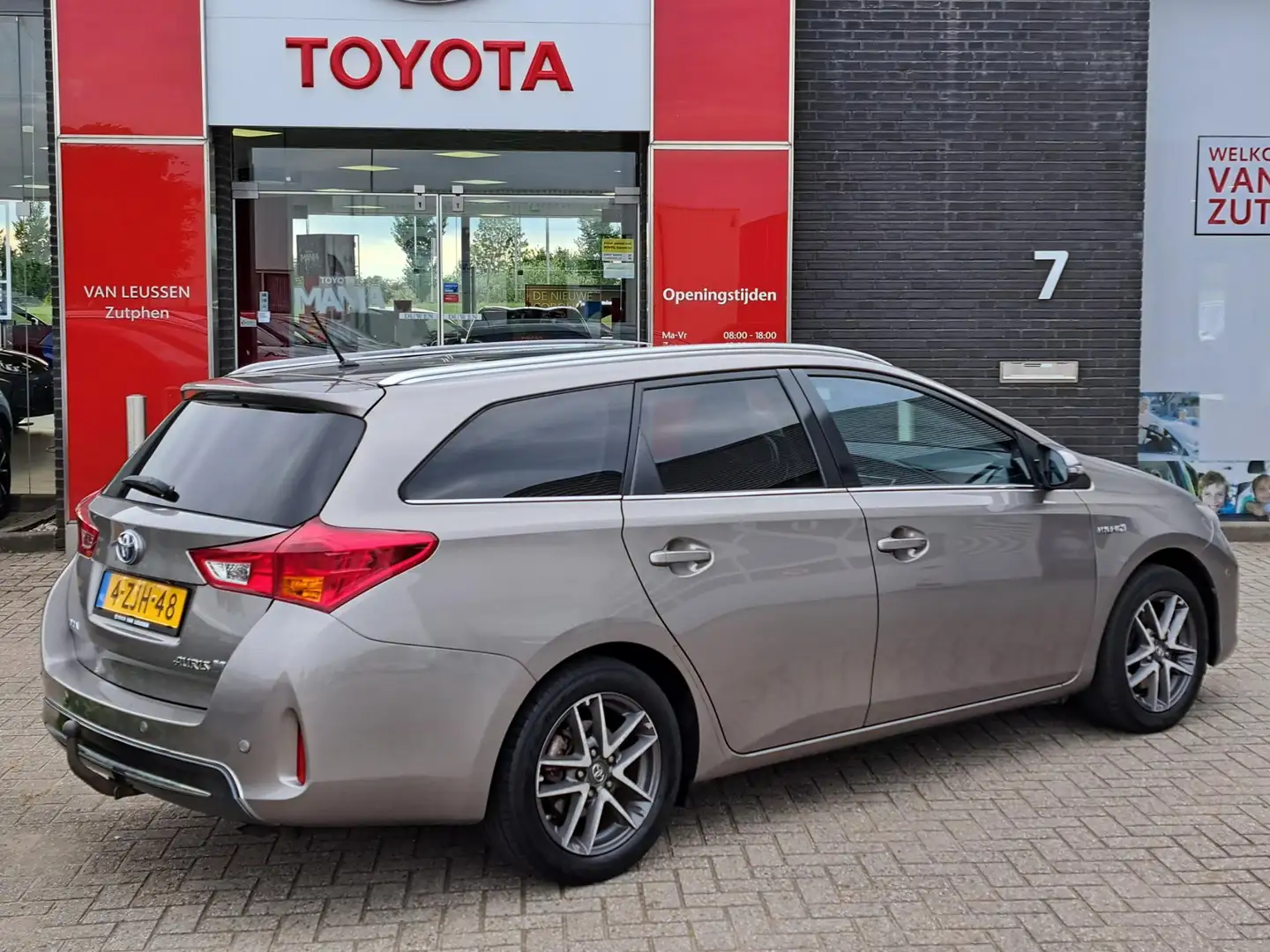 Toyota Auris Touring Sports 1.8 HYBRID LEASE NAVI STOELVERWARMI Braun - 2