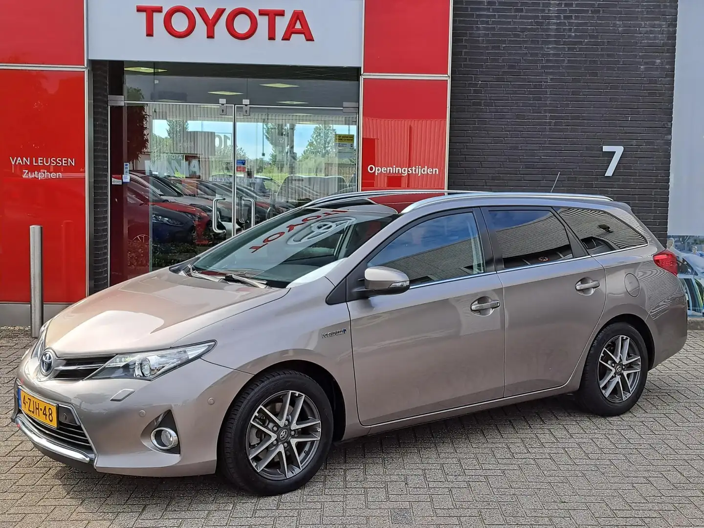 Toyota Auris Touring Sports 1.8 HYBRID LEASE NAVI STOELVERWARMI Braun - 1