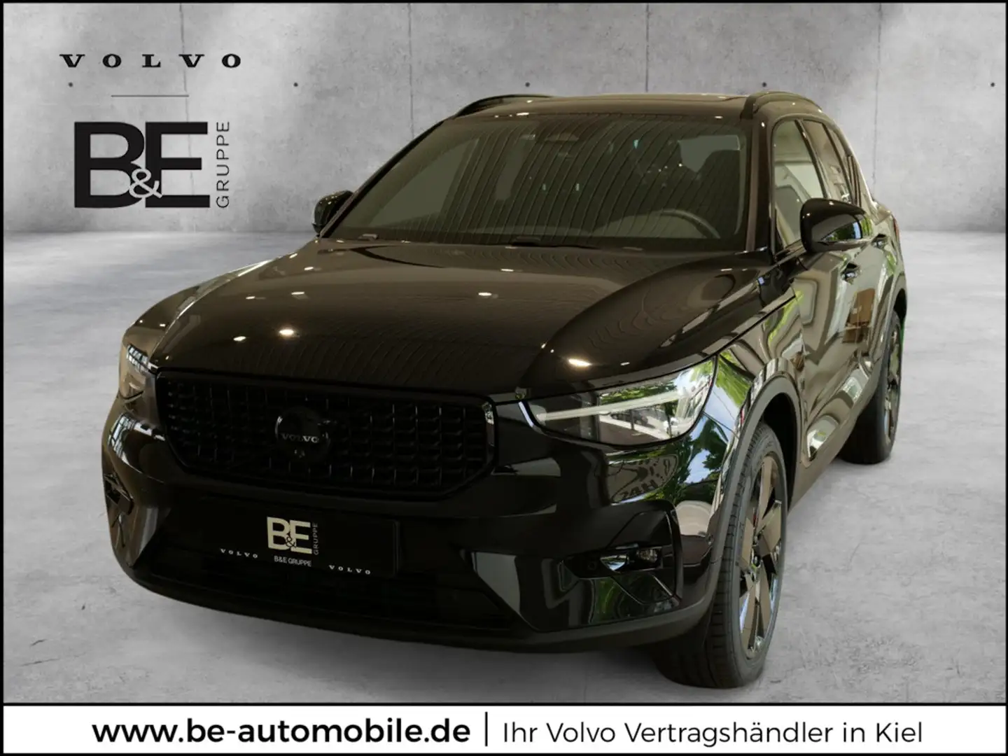 Volvo XC40 B3 Ultra Black Edition 2WD LED PANO 360° Schwarz - 1