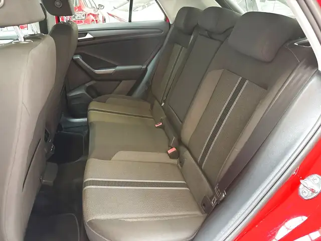 Volkswagen T-Roc view 15