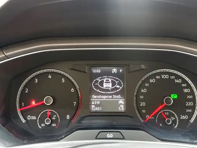 Volkswagen T-Roc view 7