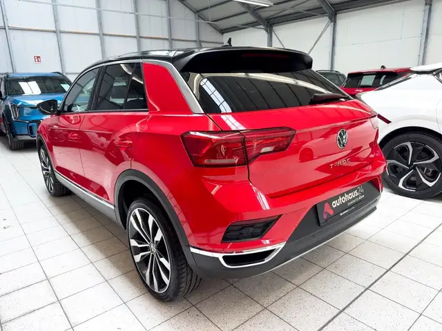 Volkswagen T-Roc view 4