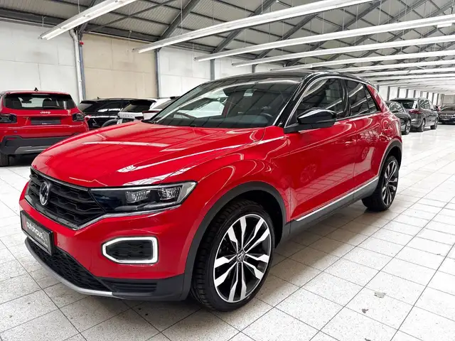 Volkswagen T-Roc view 3