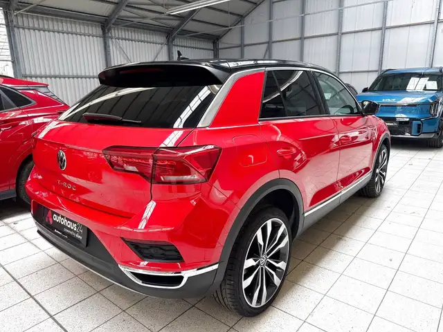 Volkswagen T-Roc view 5