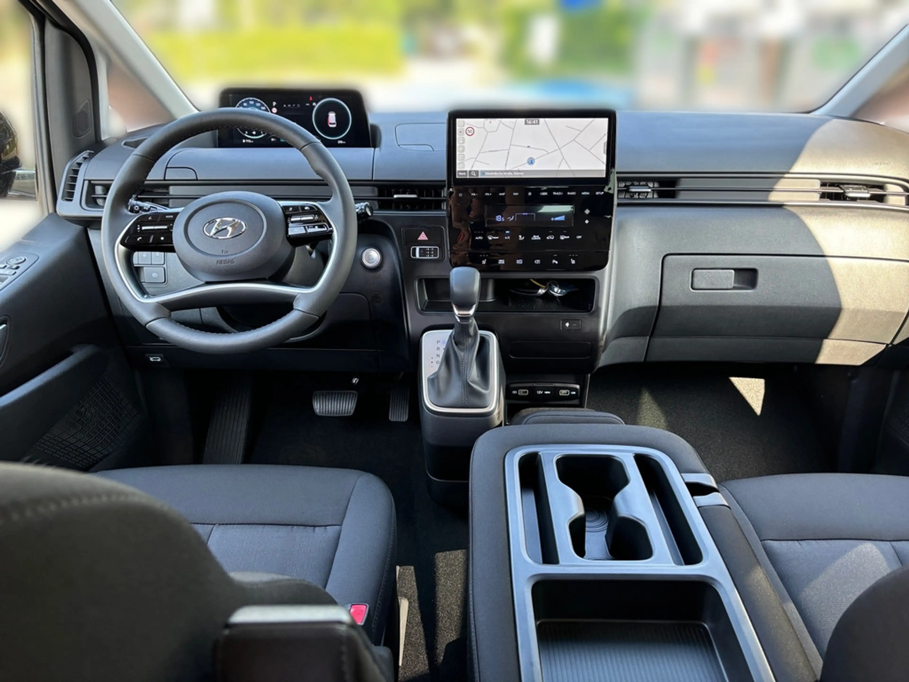 Hyundai STARIA 2.2 CRDi Trend 4WD KAMERA NAVI ACC LED — photo 12