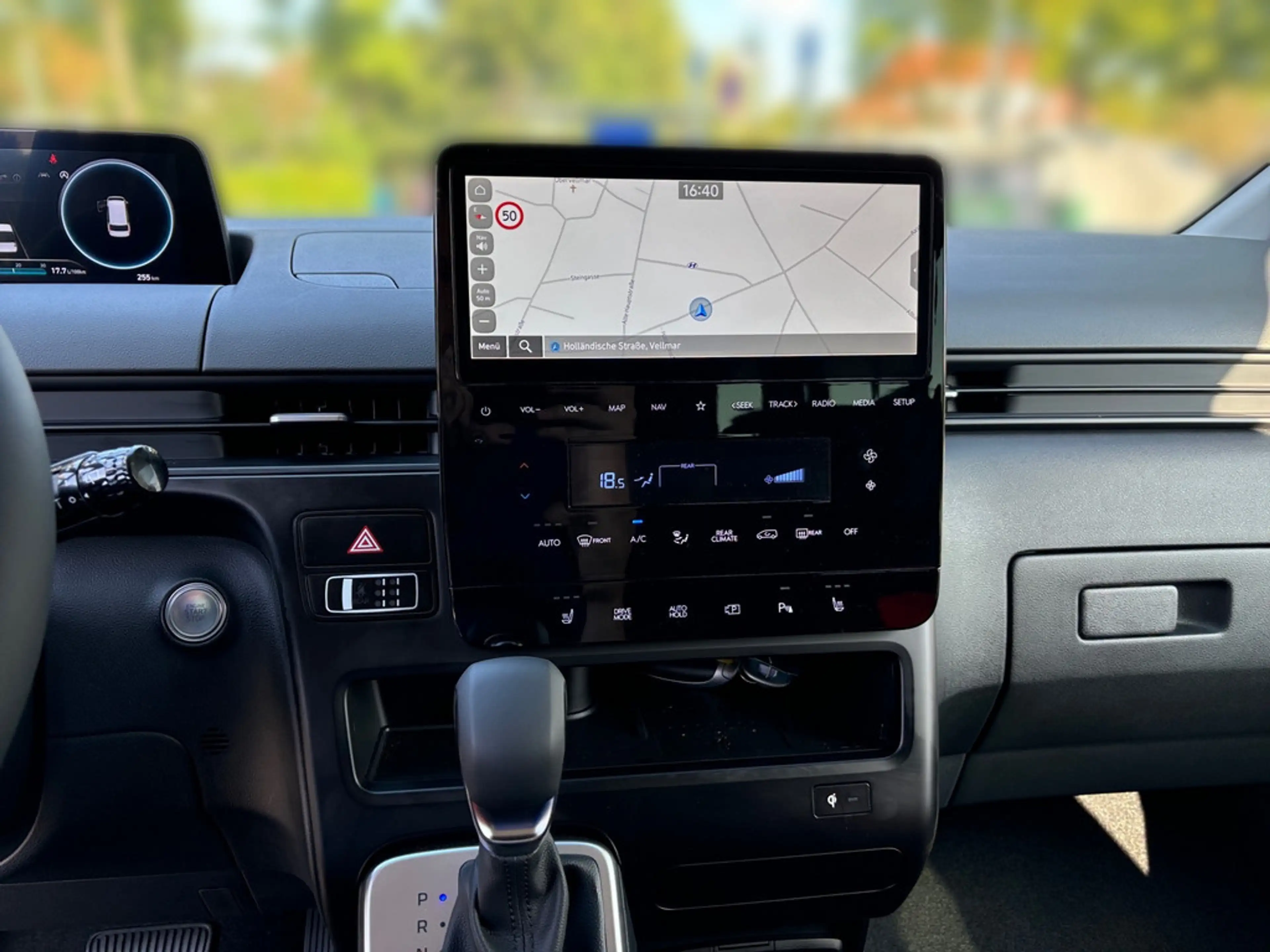 Hyundai STARIA 2.2 CRDi Trend 4WD KAMERA NAVI ACC LED — photo 10