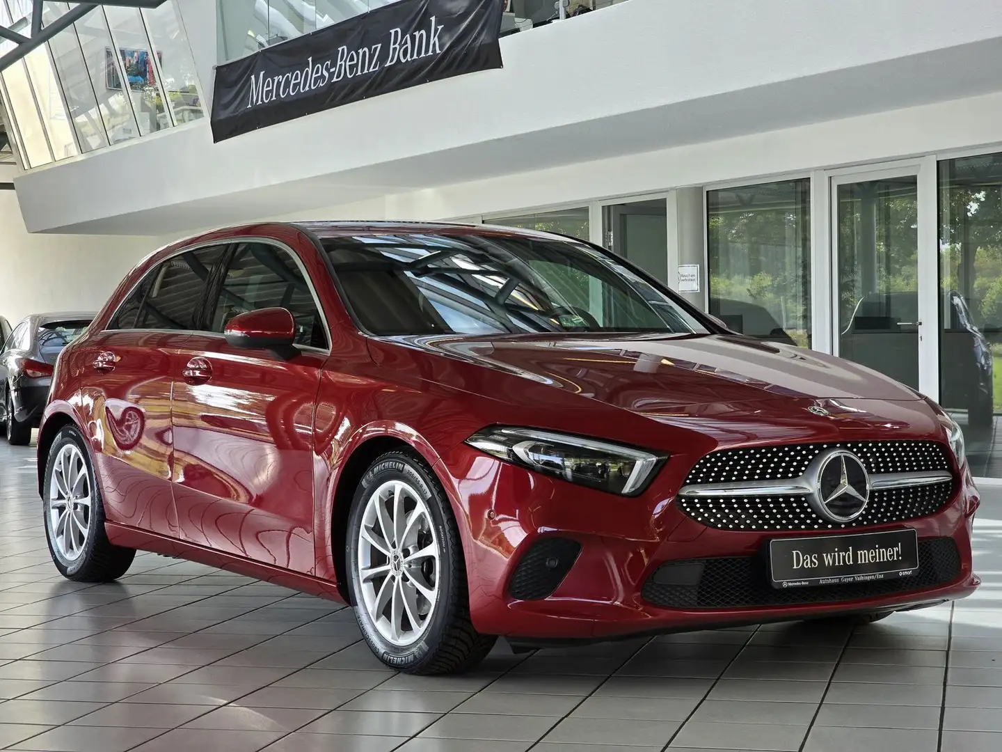 Mercedes-Benz A 200 Progressive AHK+MULTIBEAM+KAMERA+NAVI+MBUX Rot - 1
