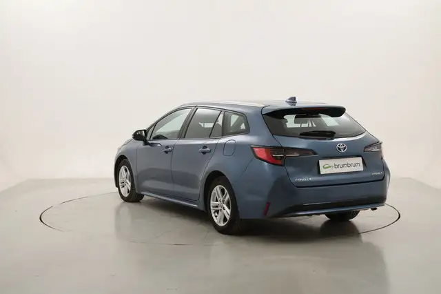 Toyota Corolla view 3