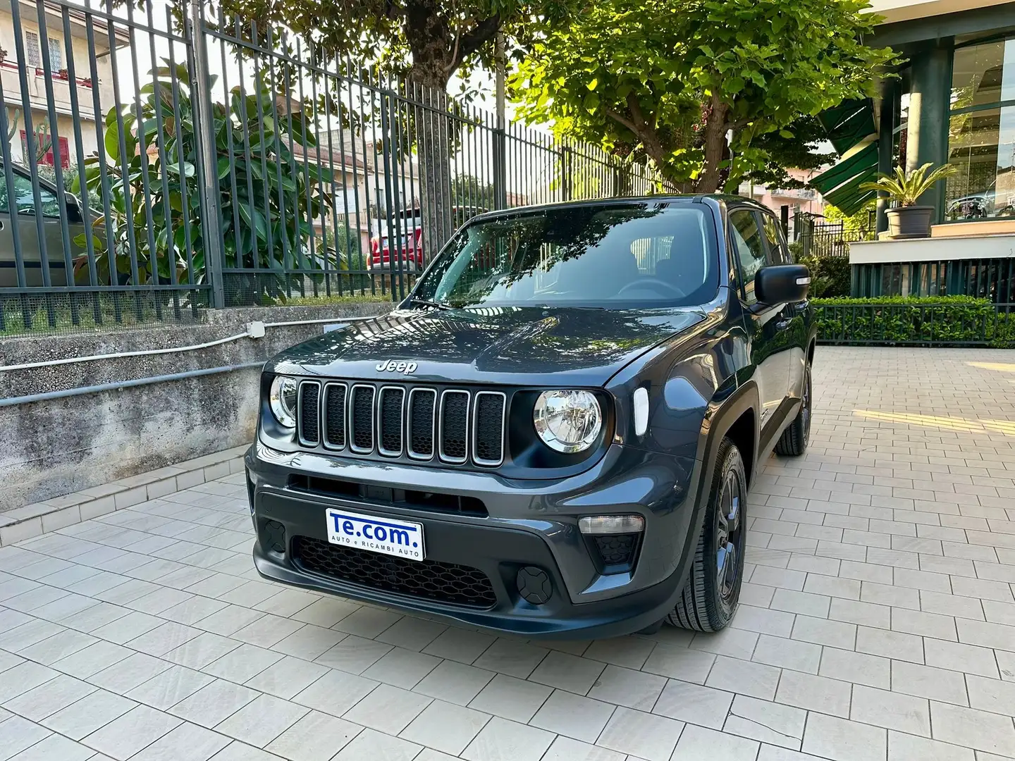 Jeep Renegade 1.0 t3 120cv Longitude AppleCarPlay uff.Jeep Grigio - 1