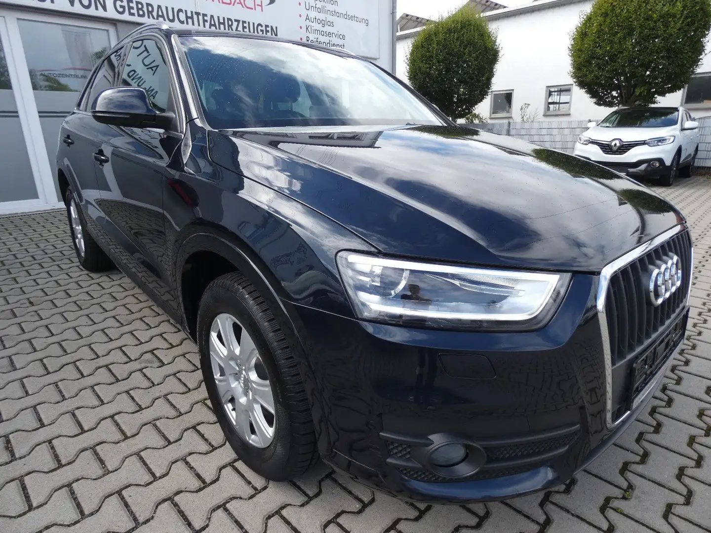 Audi Q3 2.0 TDI Blau - 1