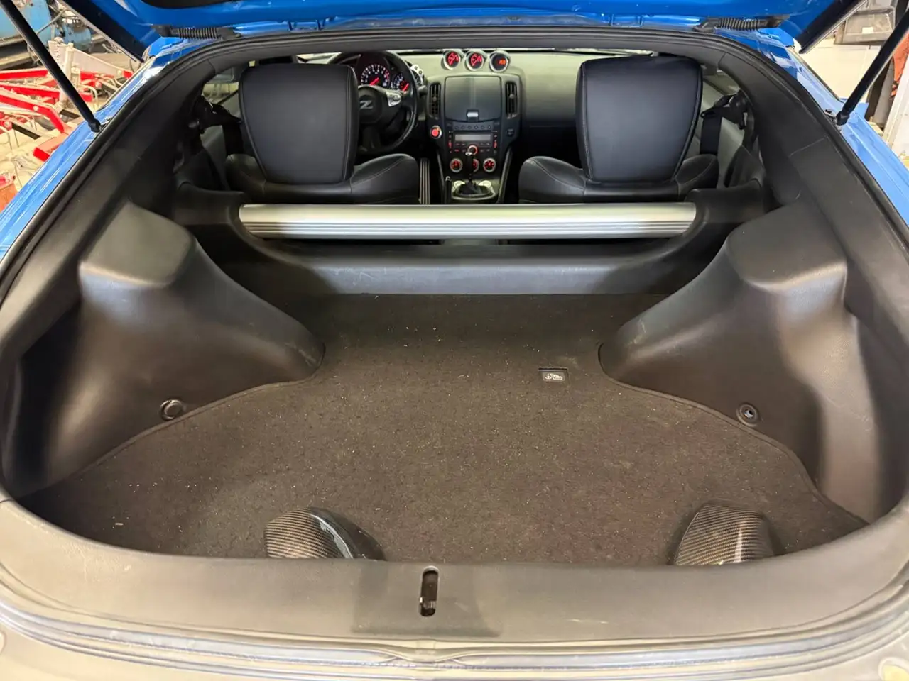 Nissan 370Z снимка Nissan 370Z