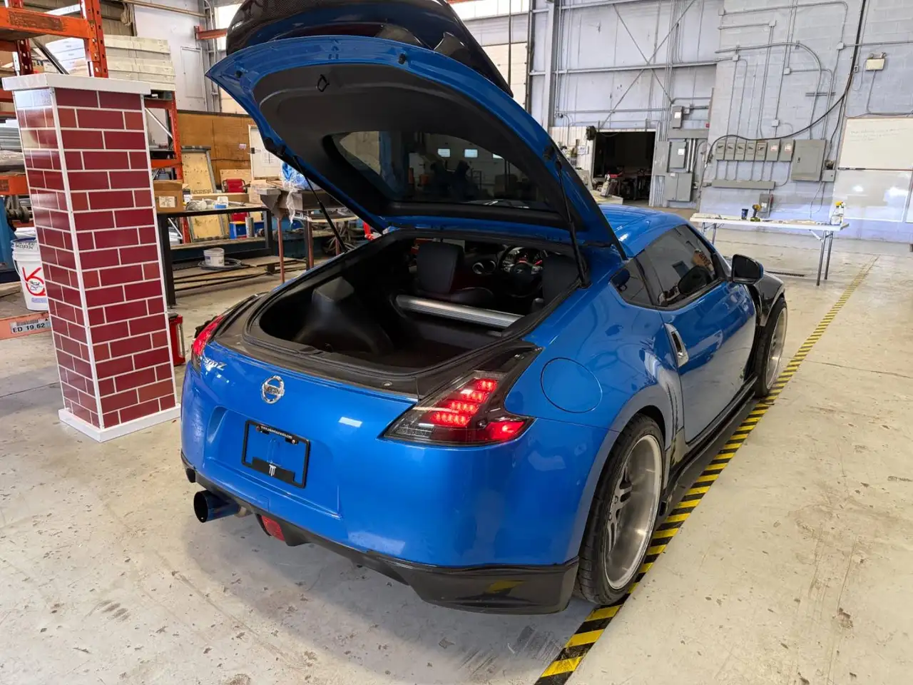 Nissan 370Z снимка Nissan 370Z