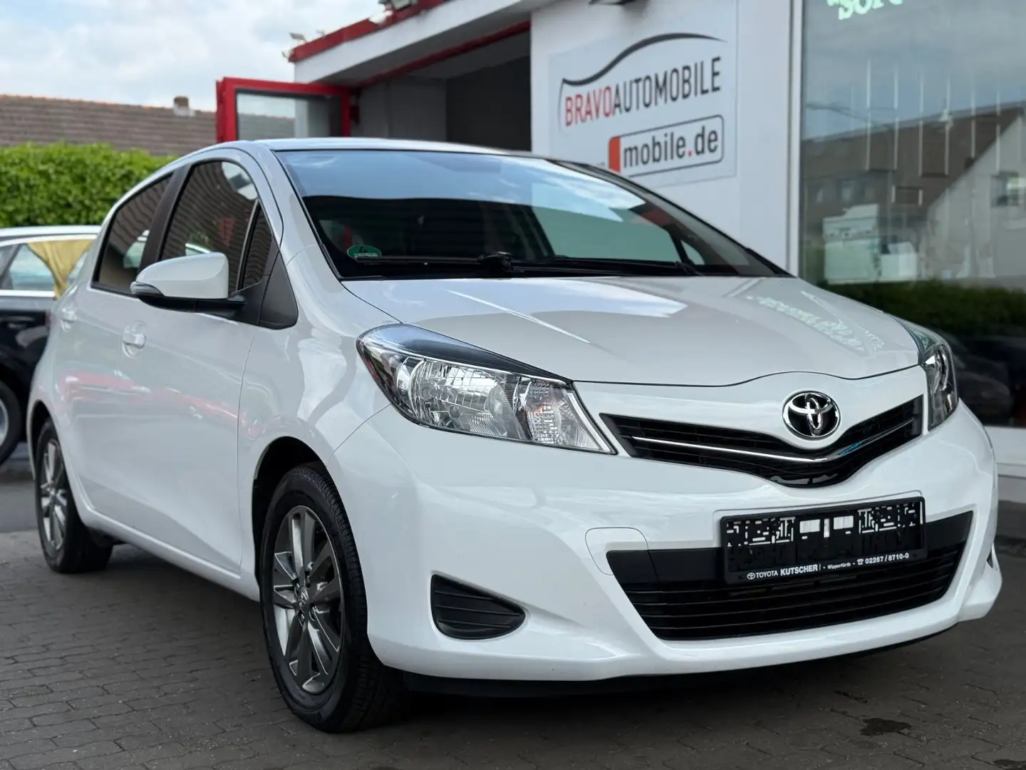 Toyota Yaris Edition 2014 KLIMA/DISPLAY/KAMERA/USB/TÜV Blanc - 1