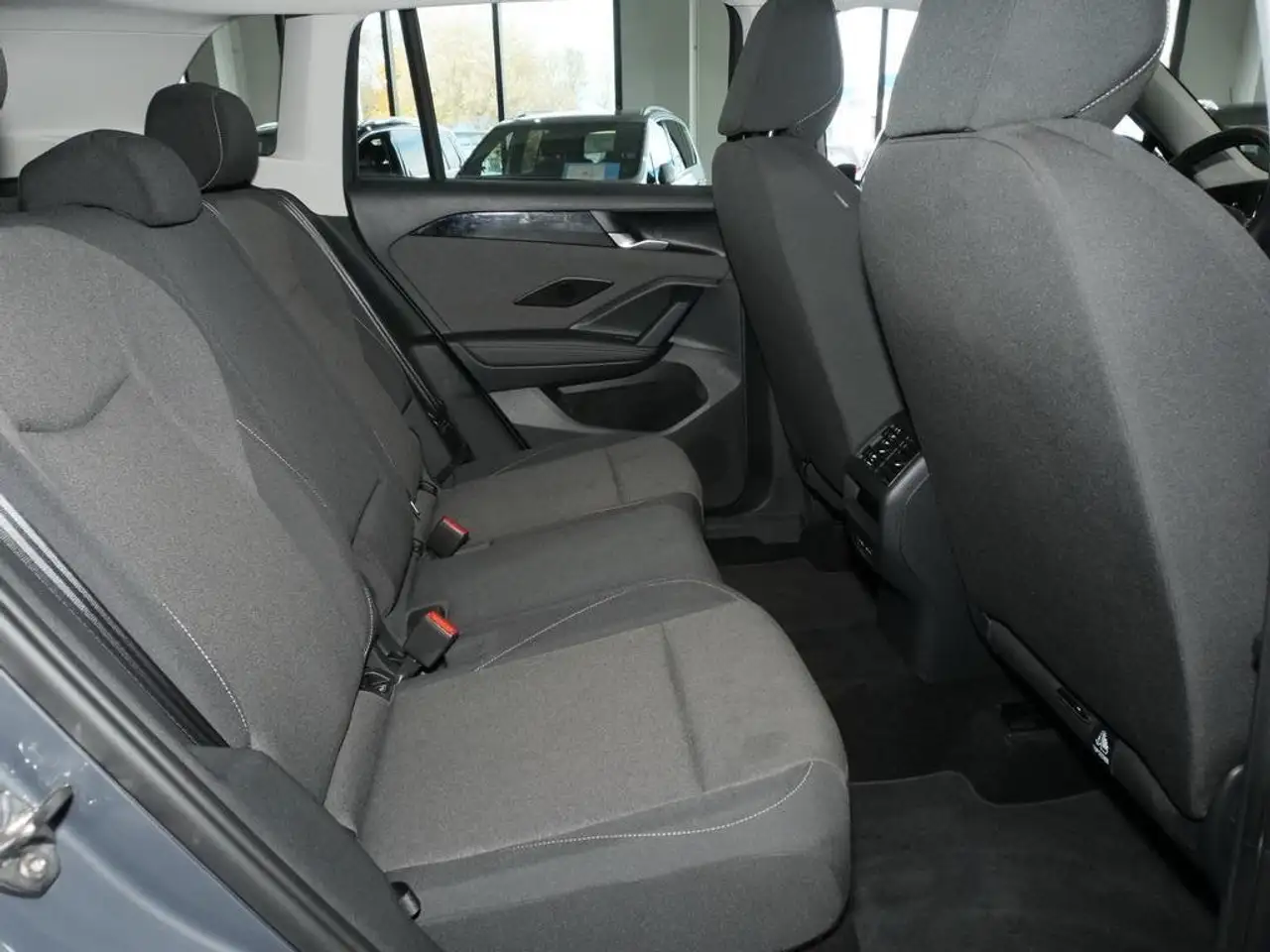 Volkswagen Tiguan 2.0 TDI DSG 5-J-GAR NAVI AHK KAMERA 8