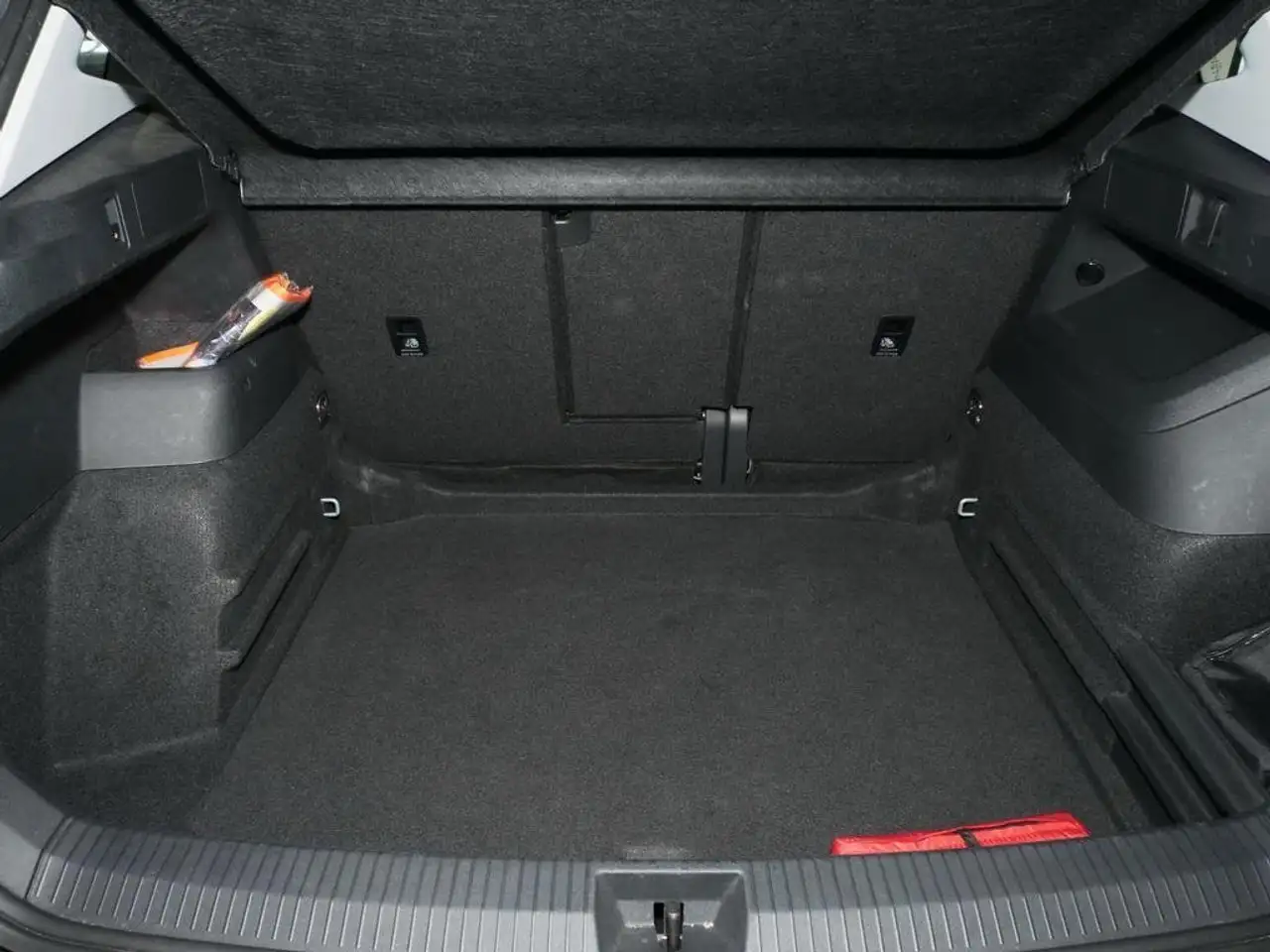 Volkswagen Tiguan 2.0 TDI DSG 5-J-GAR NAVI AHK KAMERA 11