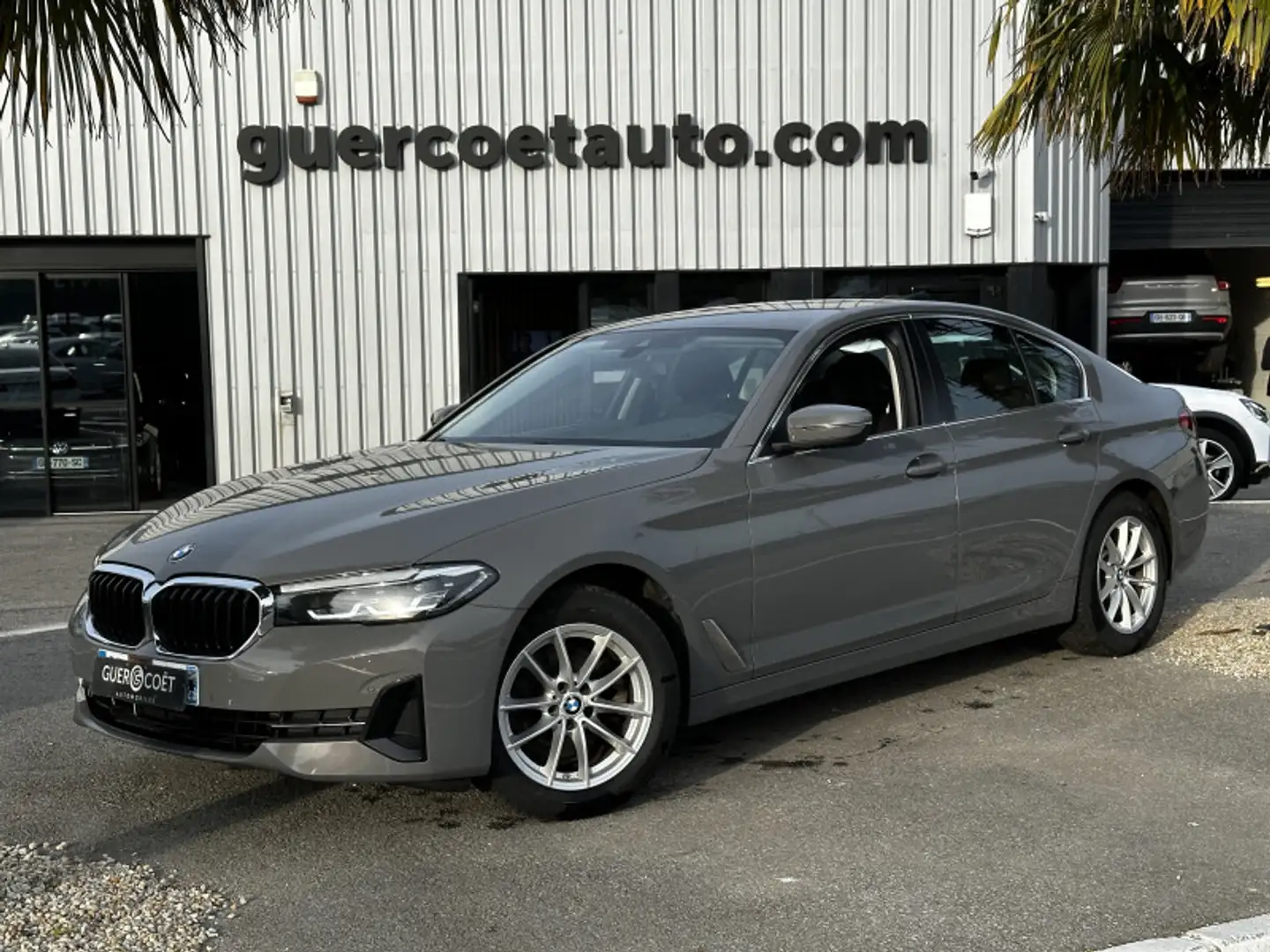 BMW 520 (G30) 520DA XDRIVE 190CH LOUNGE STEPTRONIC Gris - 1