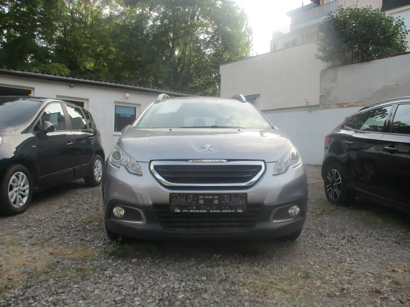 Peugeot 2008 2008 e-HDi FAP 92 STOP Silber - 2