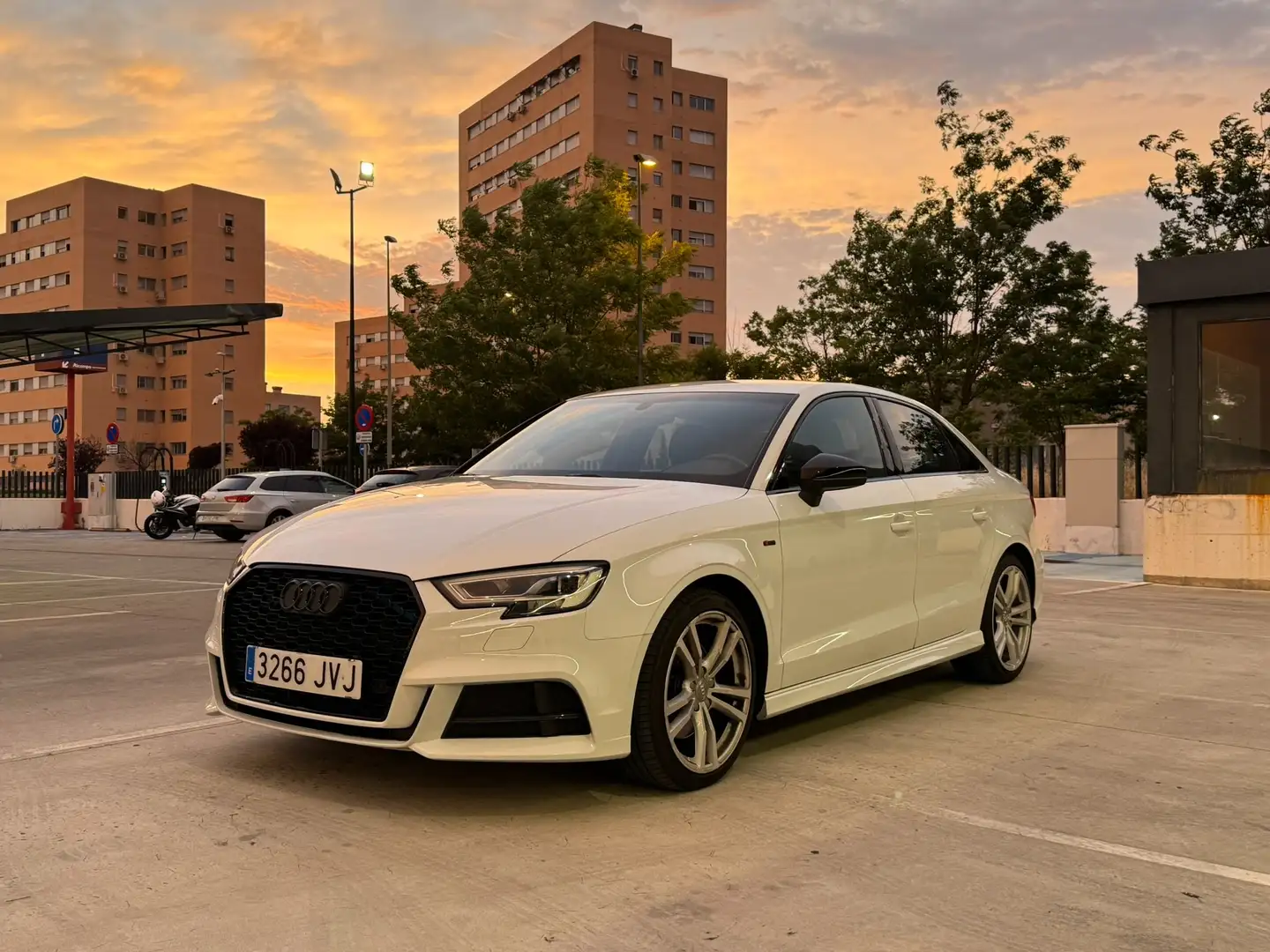 Audi A3 A3 Sedán 2.0 TFSI S Line Quattro 190CV Blanco - 1