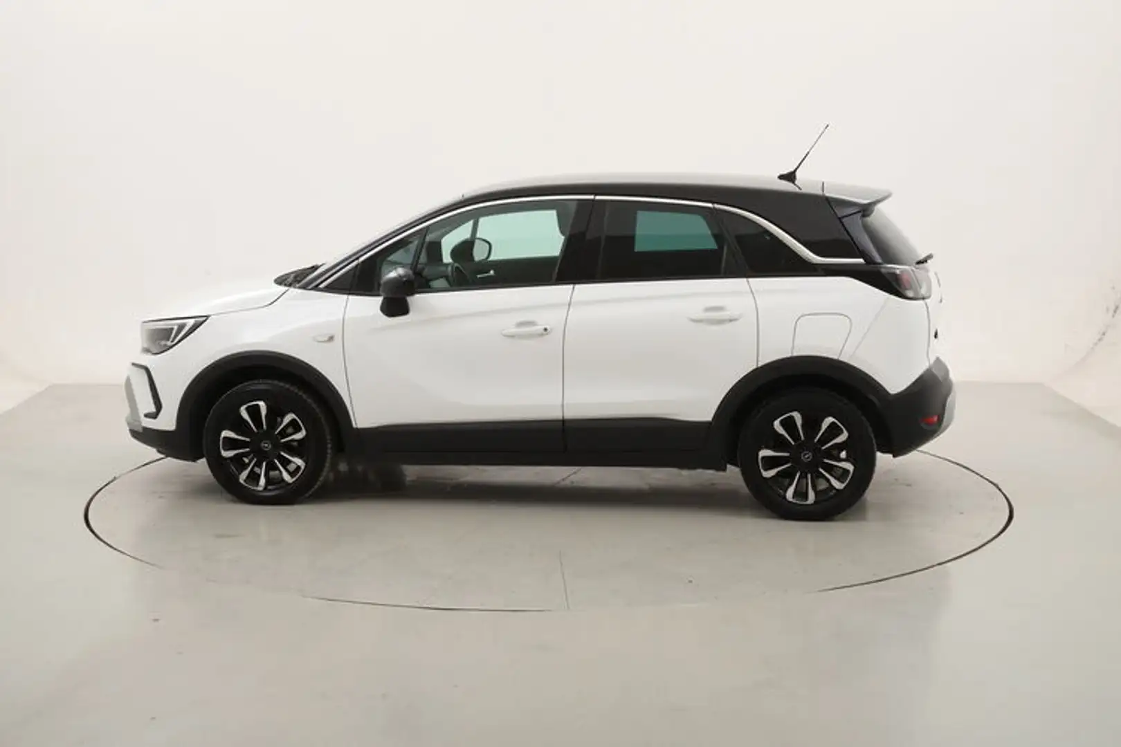 Opel Crossland X Elegance 1.2 Benzina 131CV Bianco - 2