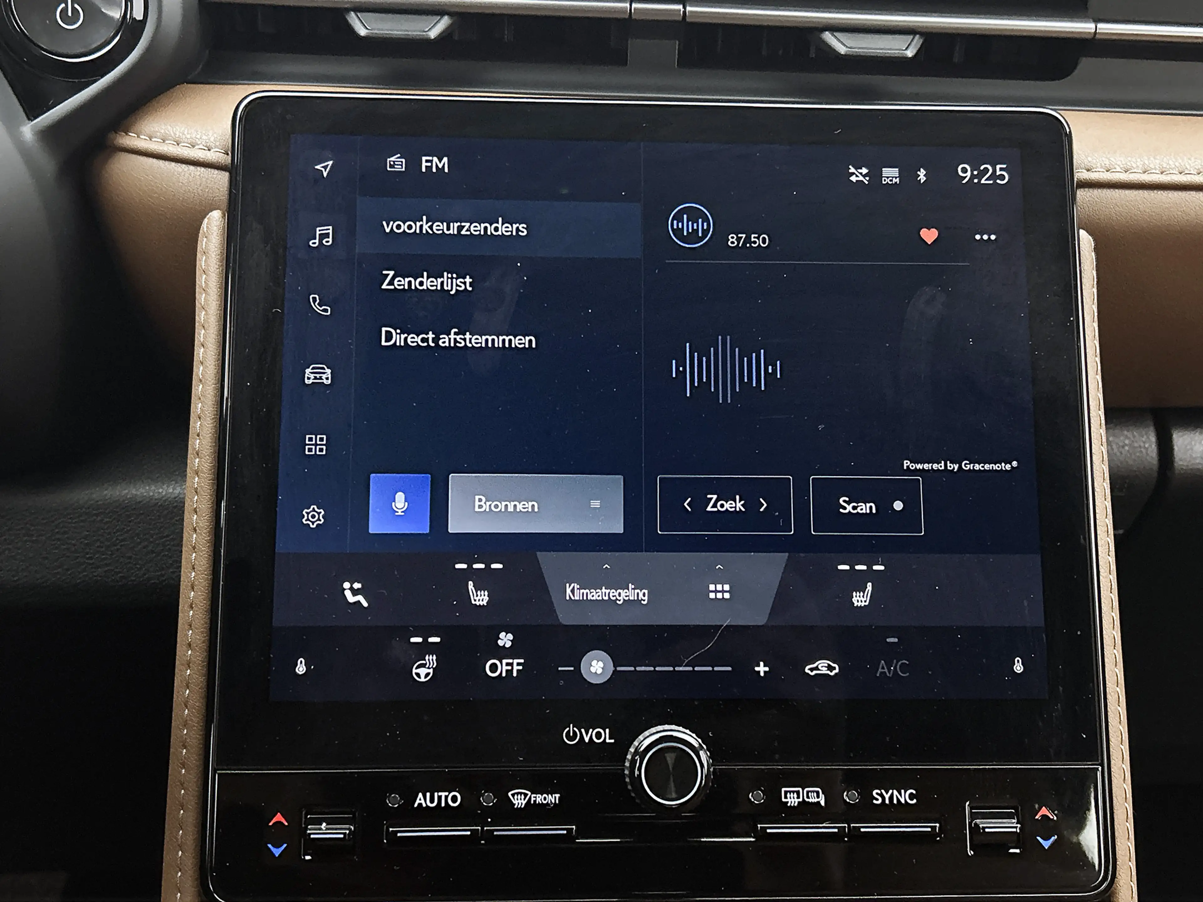 Lexus LBX Relax 2WD | Stuur-Stoelverwarming | Trekhaak | Bli — photo 8