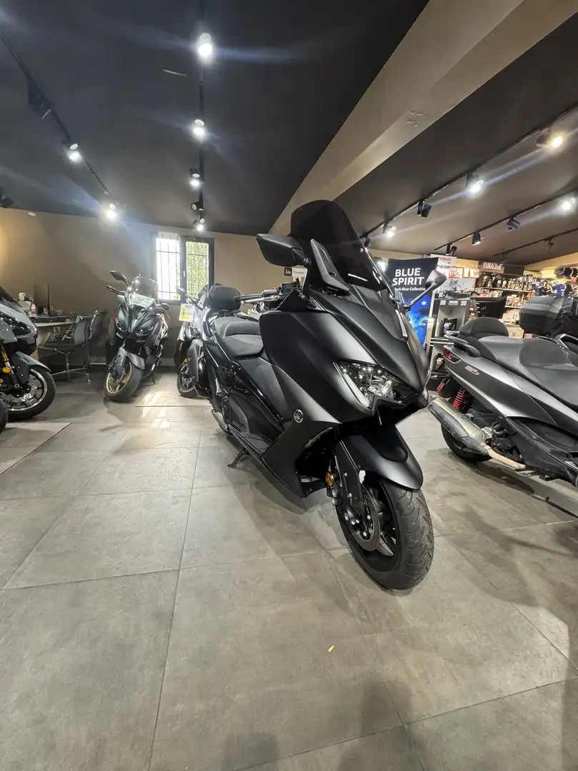 Yamaha TMAX 560 Чорний - 1