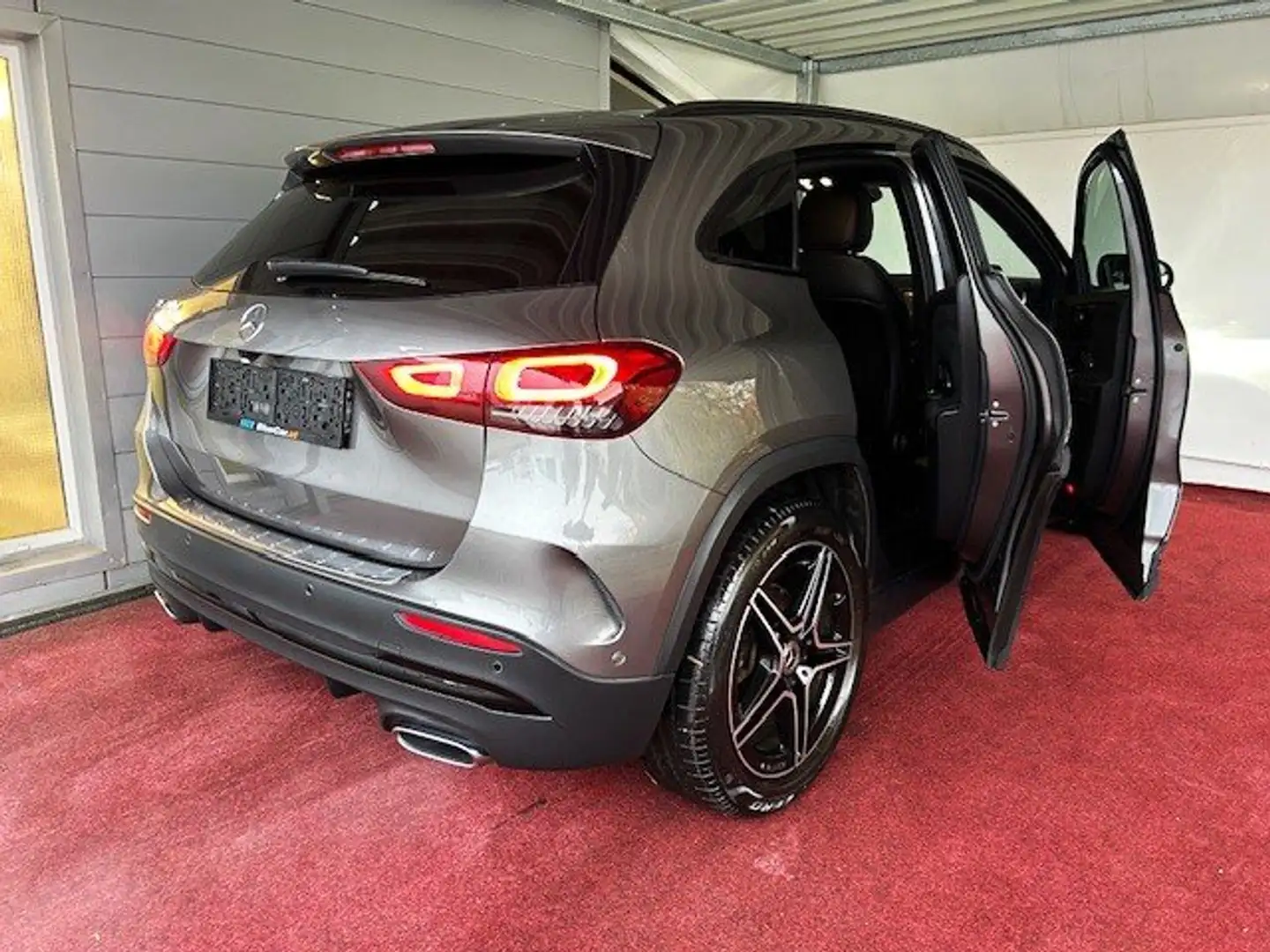 Mercedes-Benz GLA 200 AMG/Night Paket/AHK/neues Modell/Sportsit/GARANTIE Grau - 1